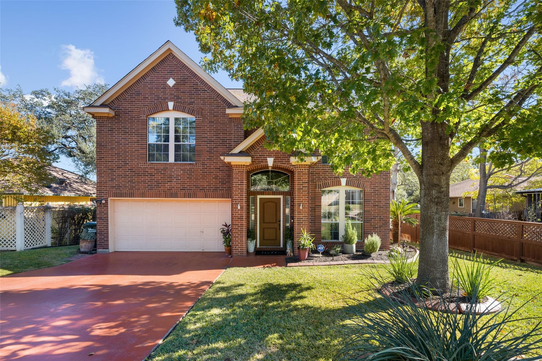 102 Elm Hill Ct