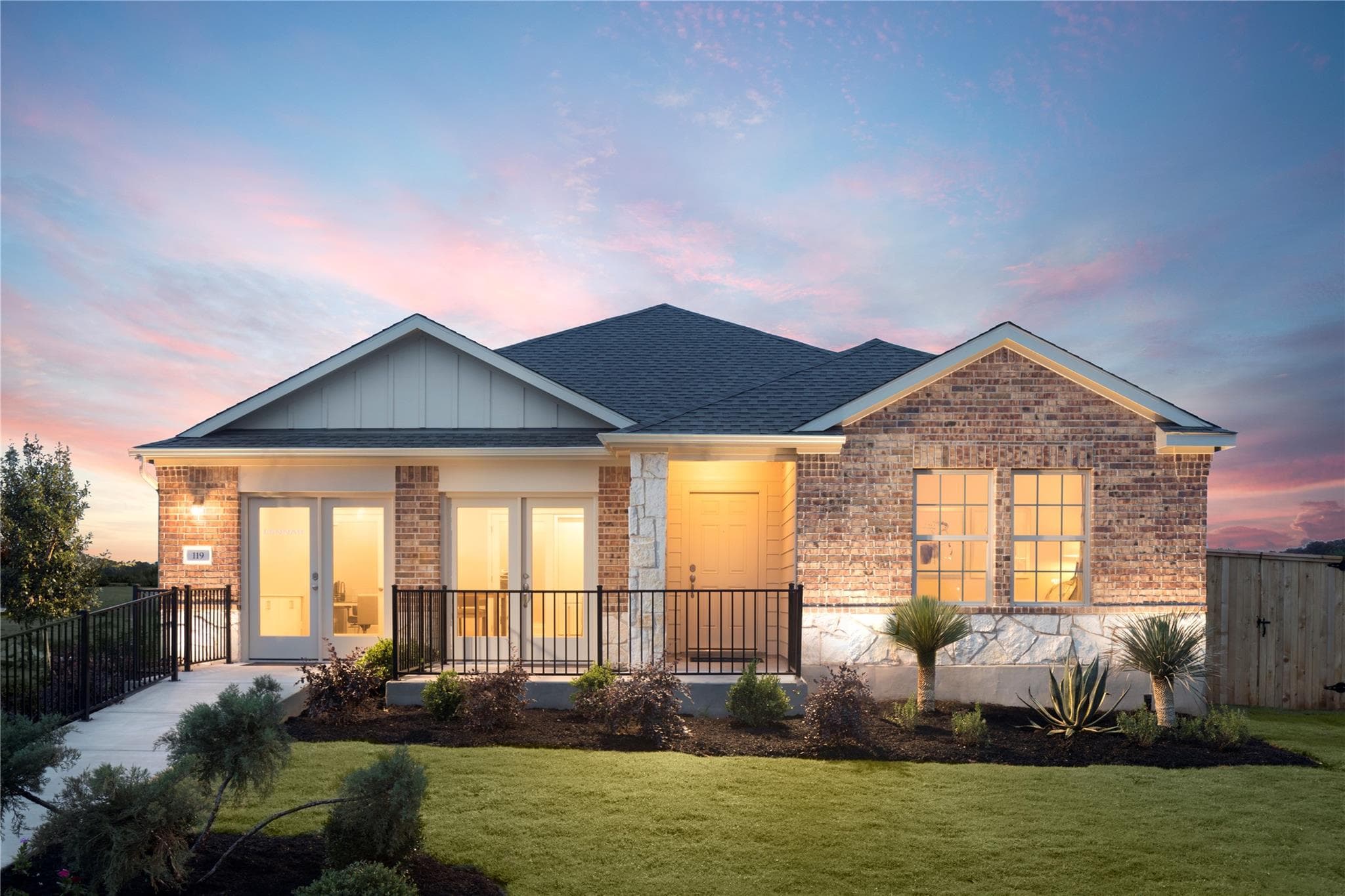 1624  Flying Horseshoe Bnd