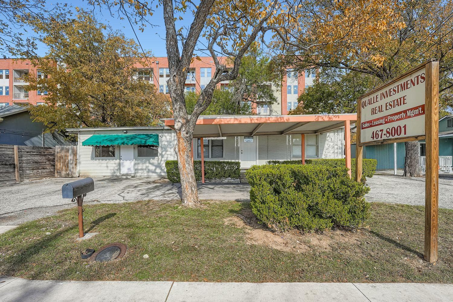 702 W St John's Ave  #B