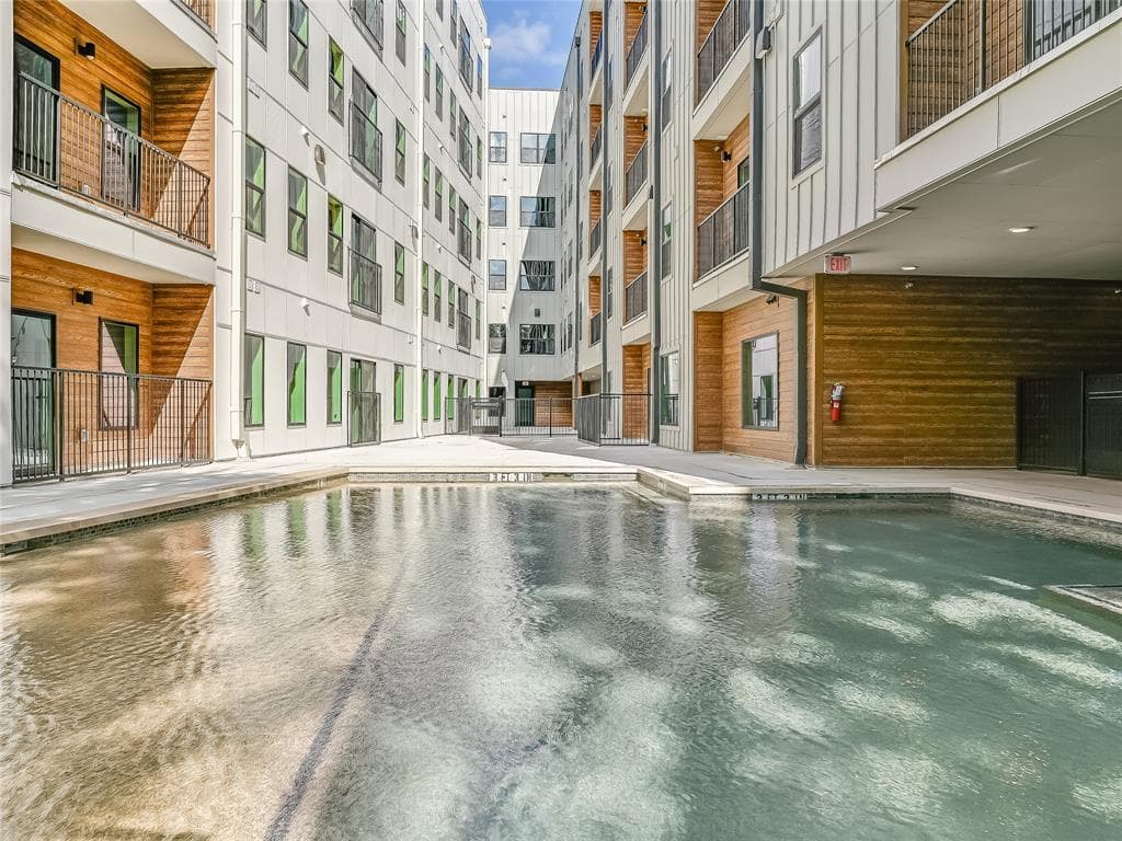 2500  Longview St  #217