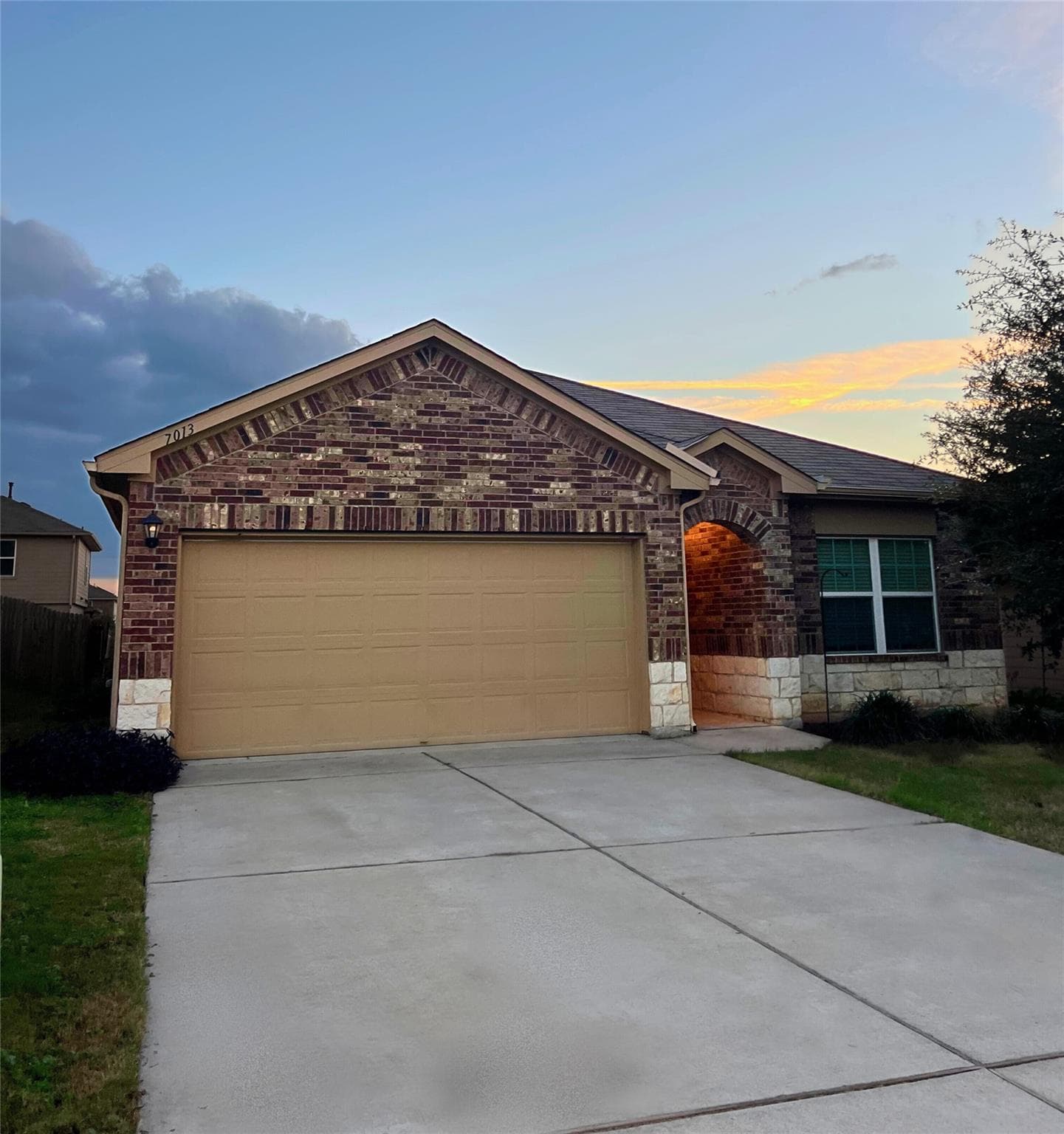 7013  Loretta White Ln