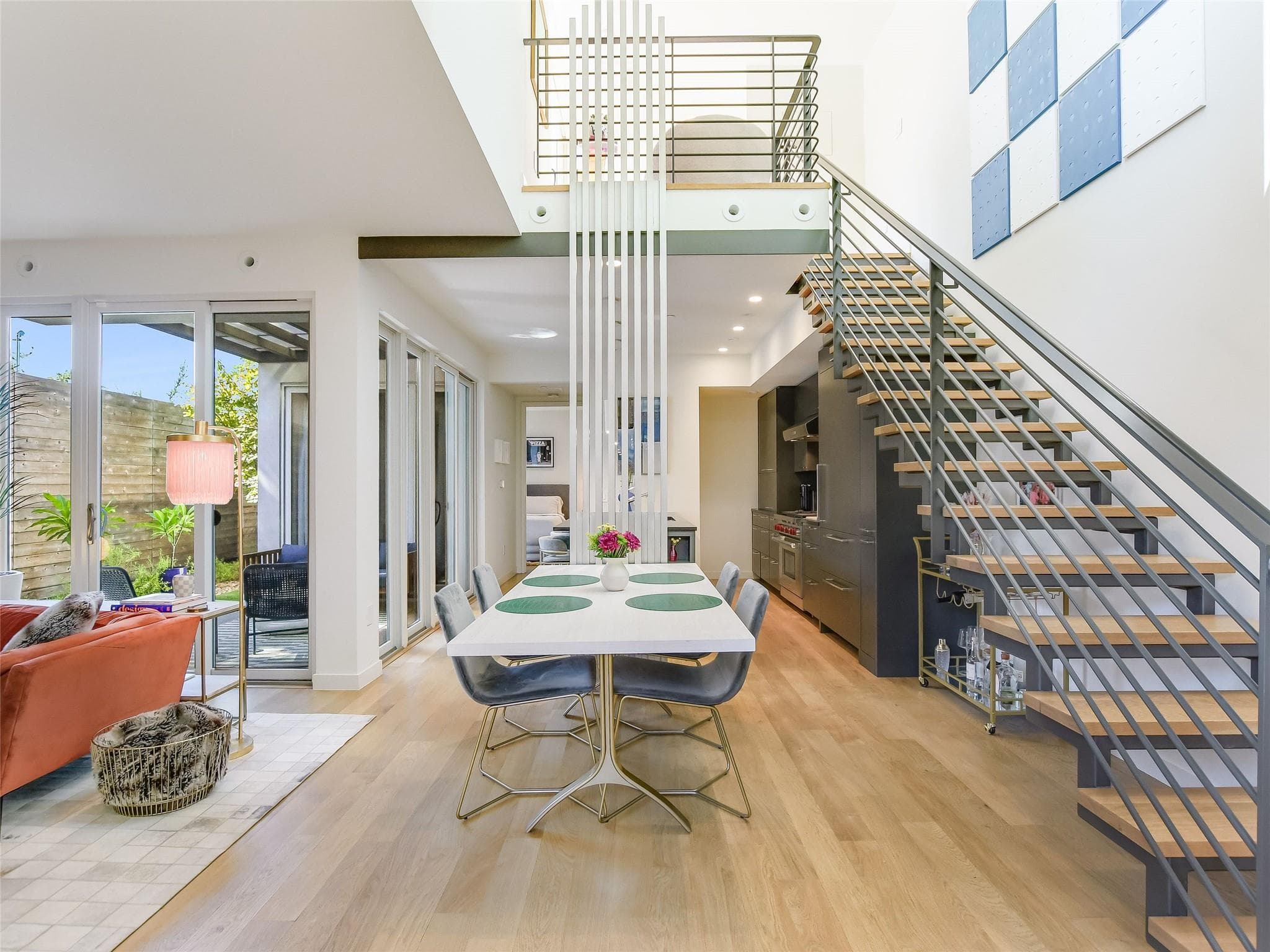 1603  Woodlawn Blvd  #D