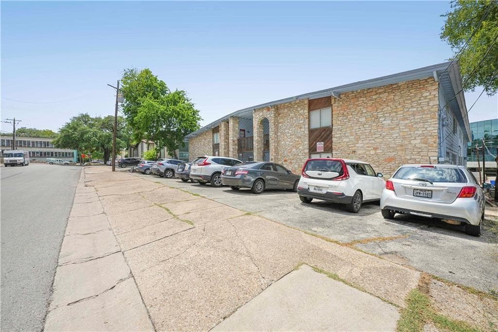 2408  Longview St  #202