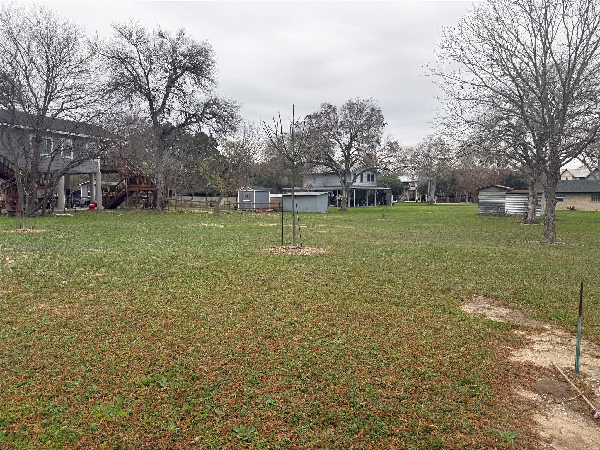 110  Lake Forrest Dr