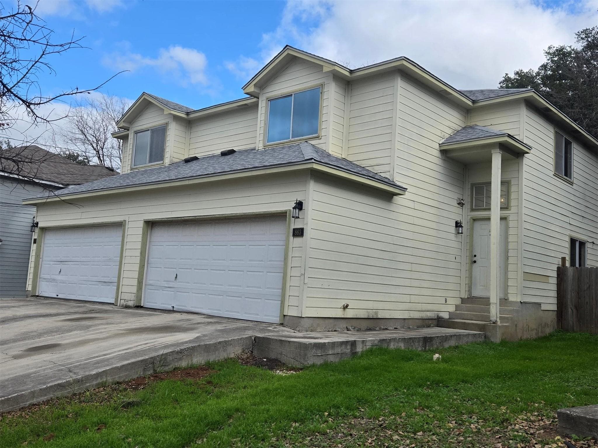 861-863  Sagewood Trl