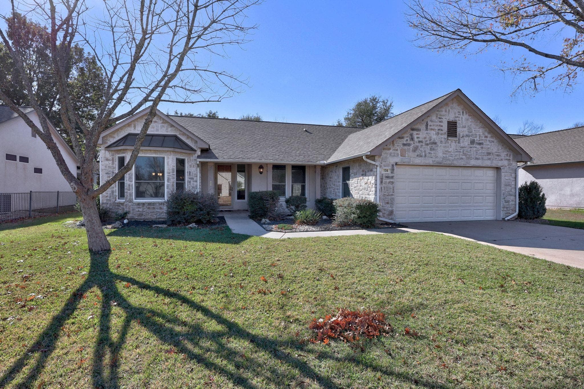 104  Lariat Dr