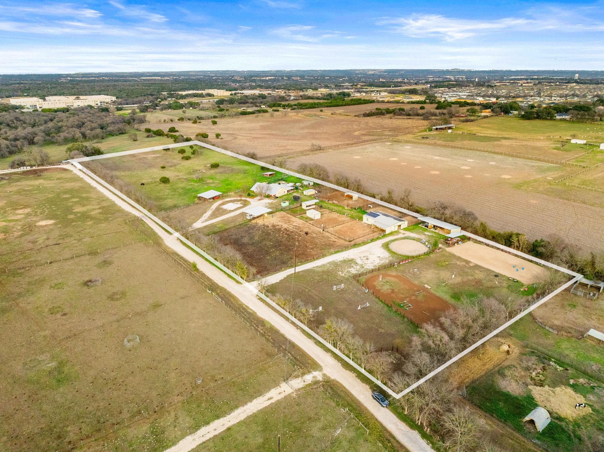 2700  Auction Barn Rd