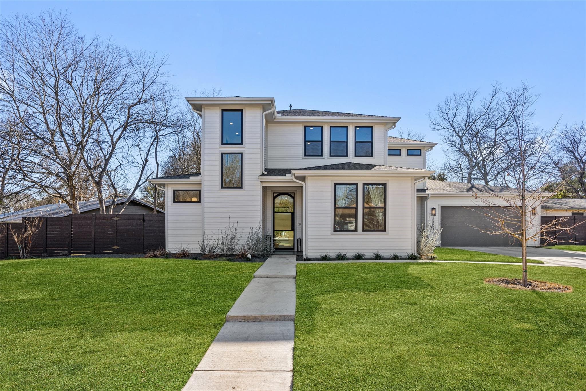 1101  Emerald Forest Cv