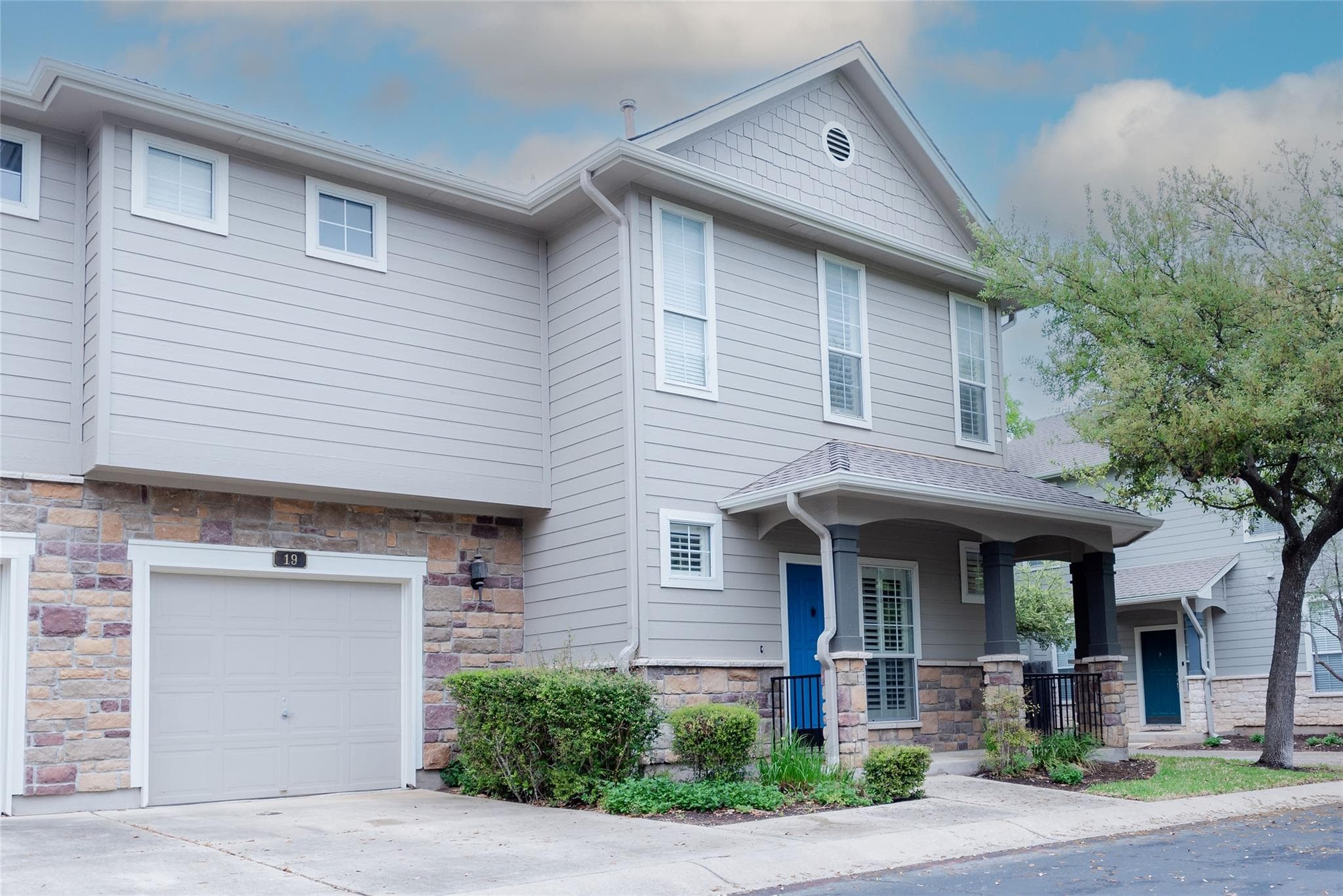 8518  Cahill Dr  #19