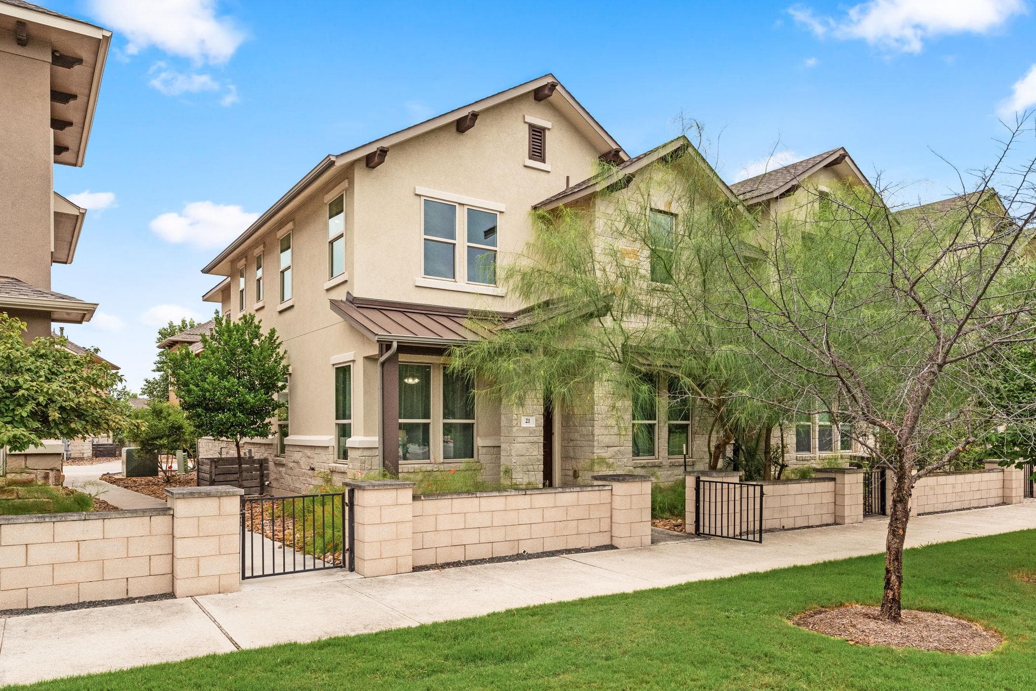 6814 E Riverside Dr  #21