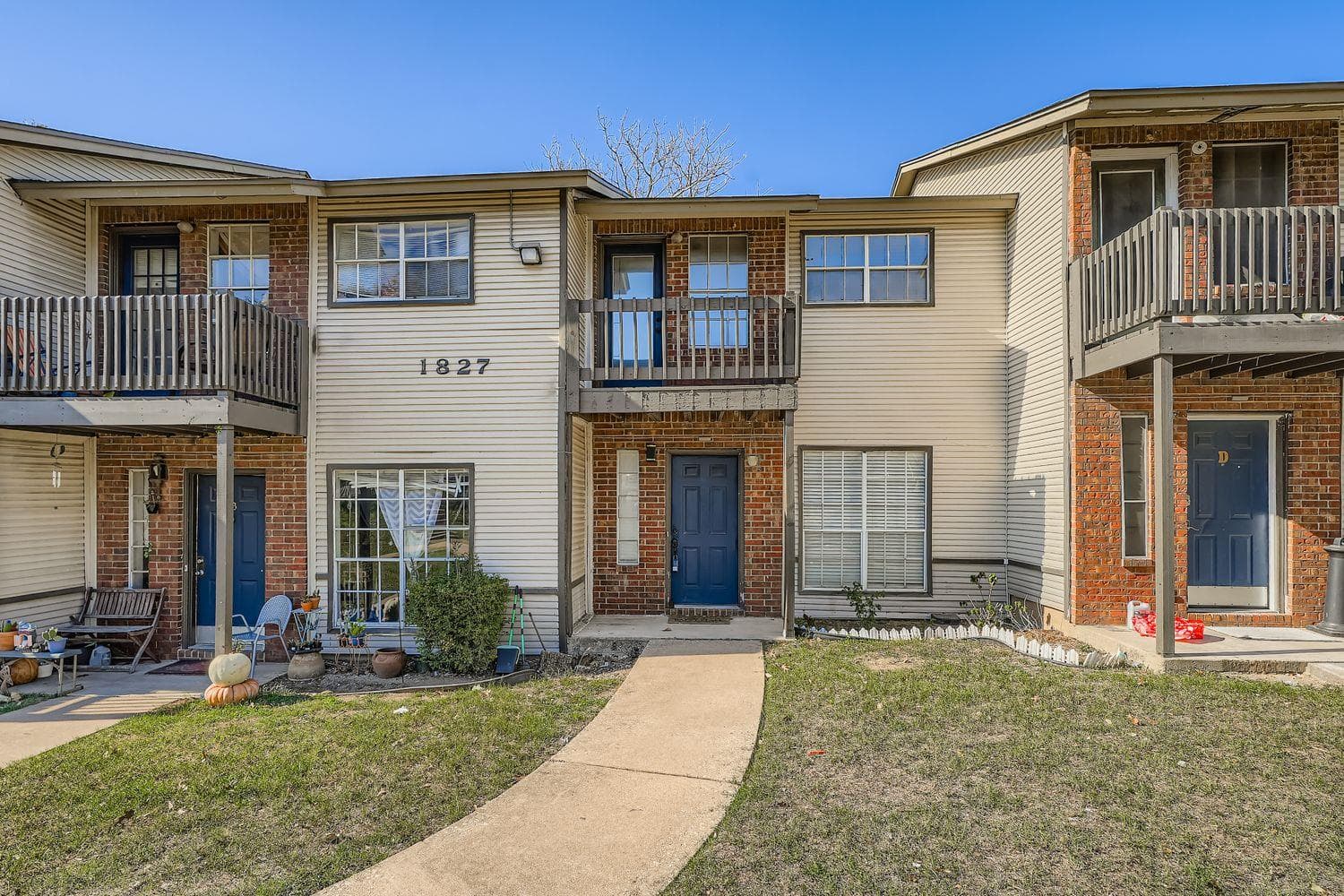 1827  River Crossing Cir  #C
