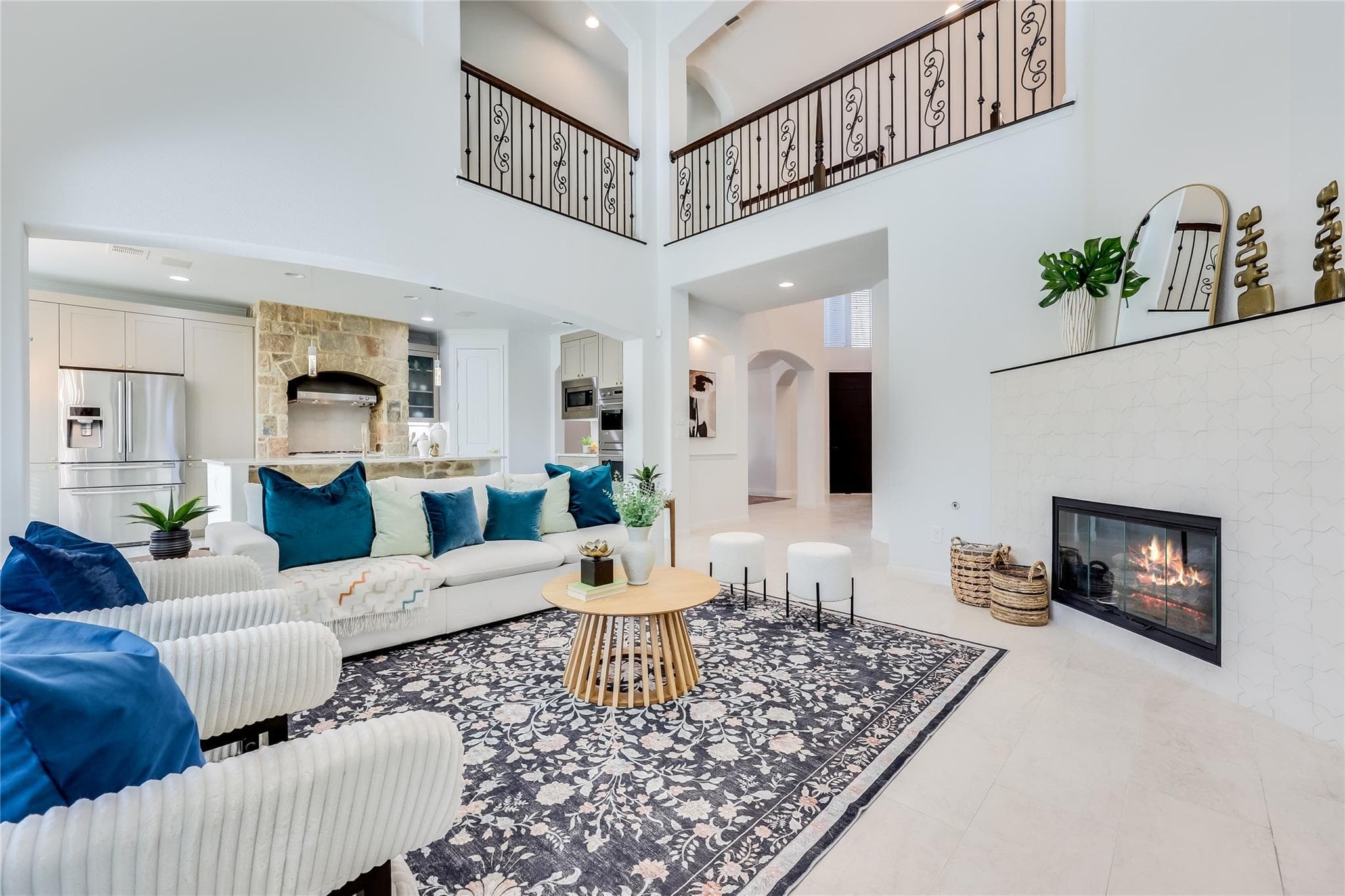 3900  Avery Woods Ln