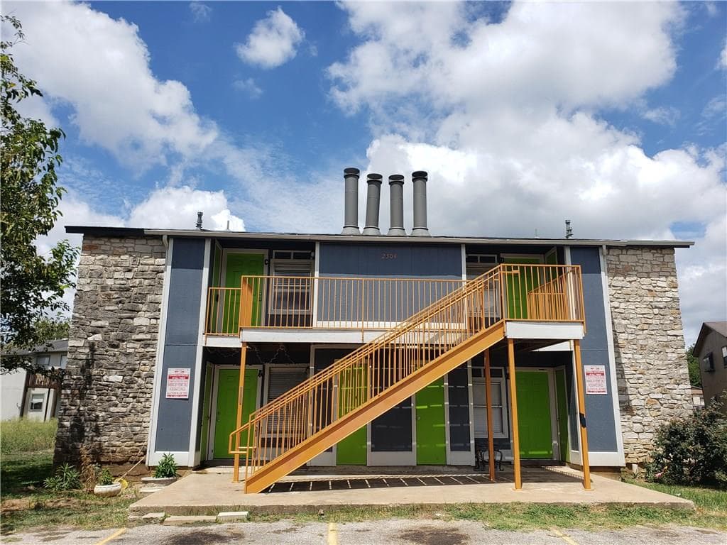2304  Cedrick Cv  #B