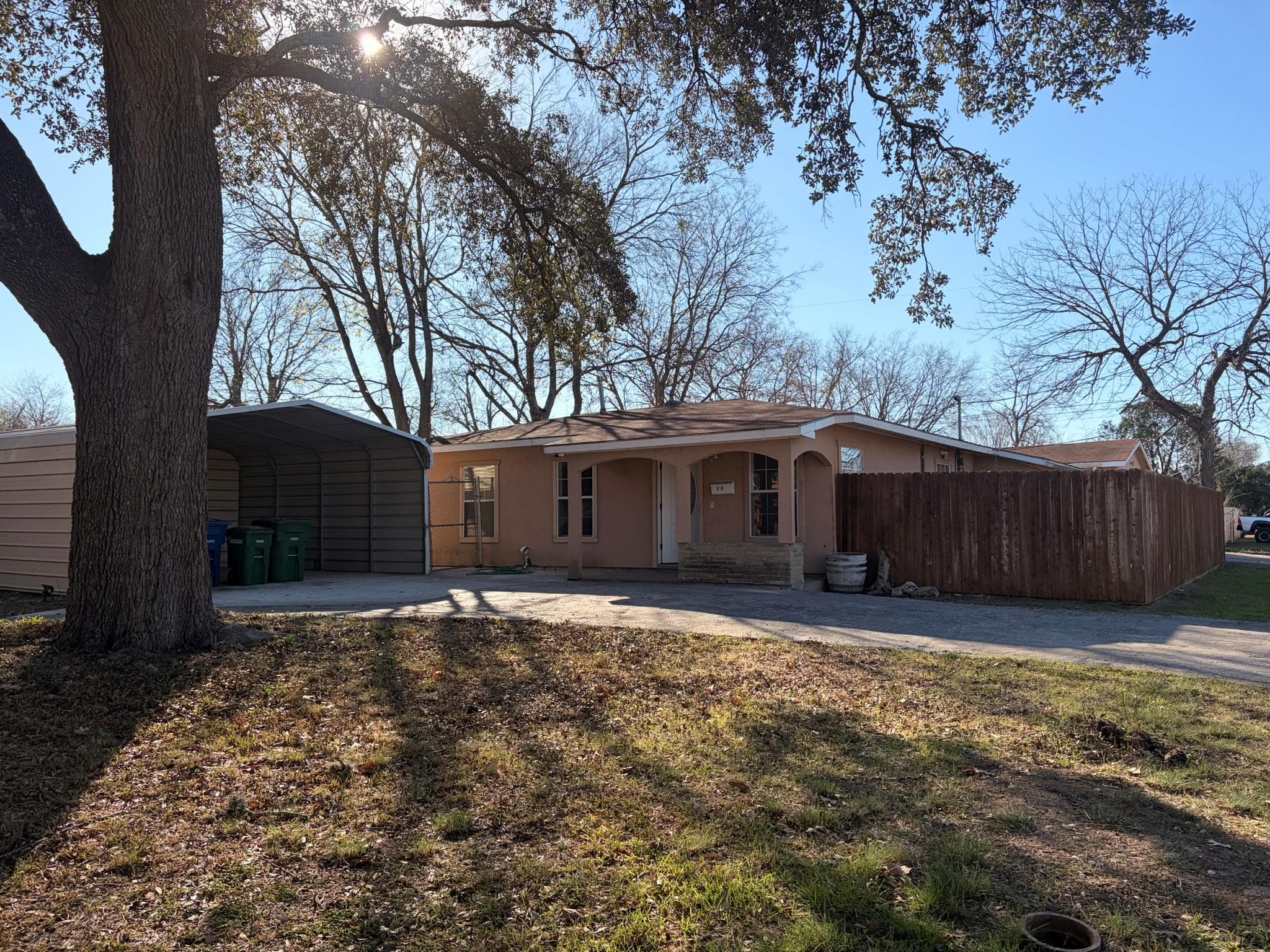 819  Rosehill Dr