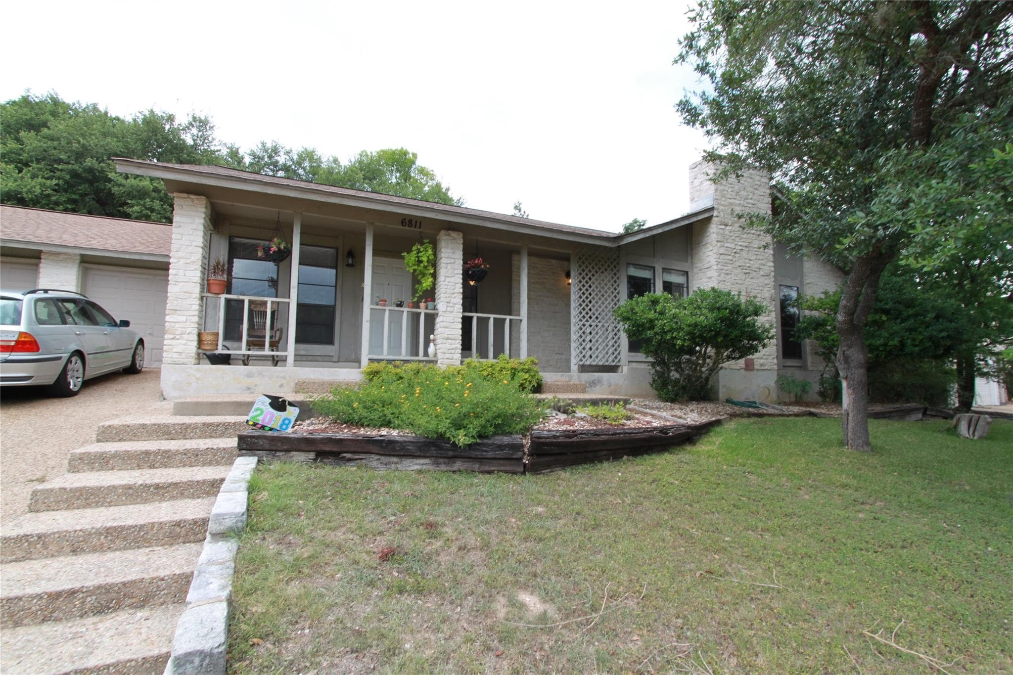 6811  Thorncliffe Dr  #A