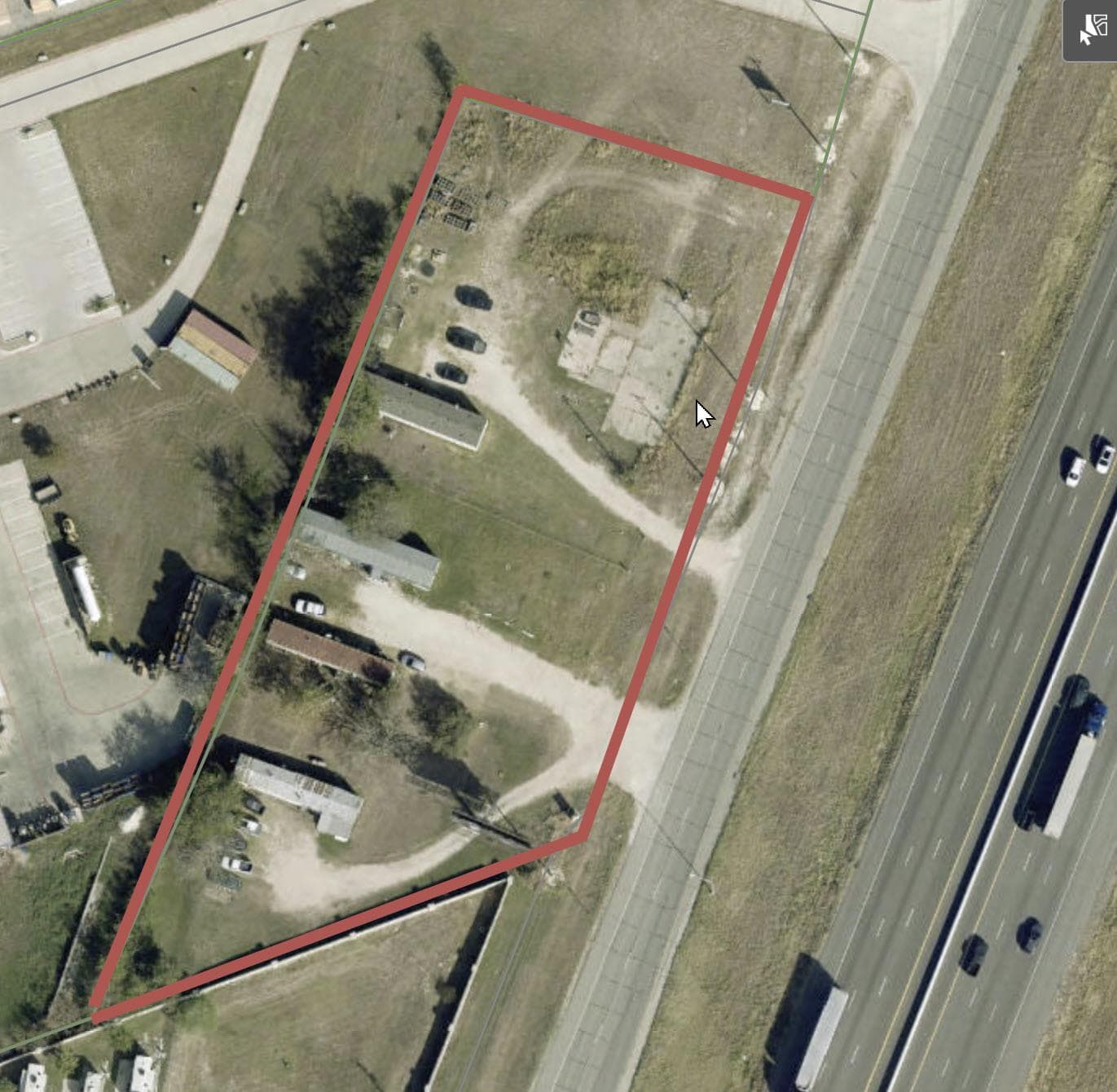 13615 N Interstate 35 Hwy