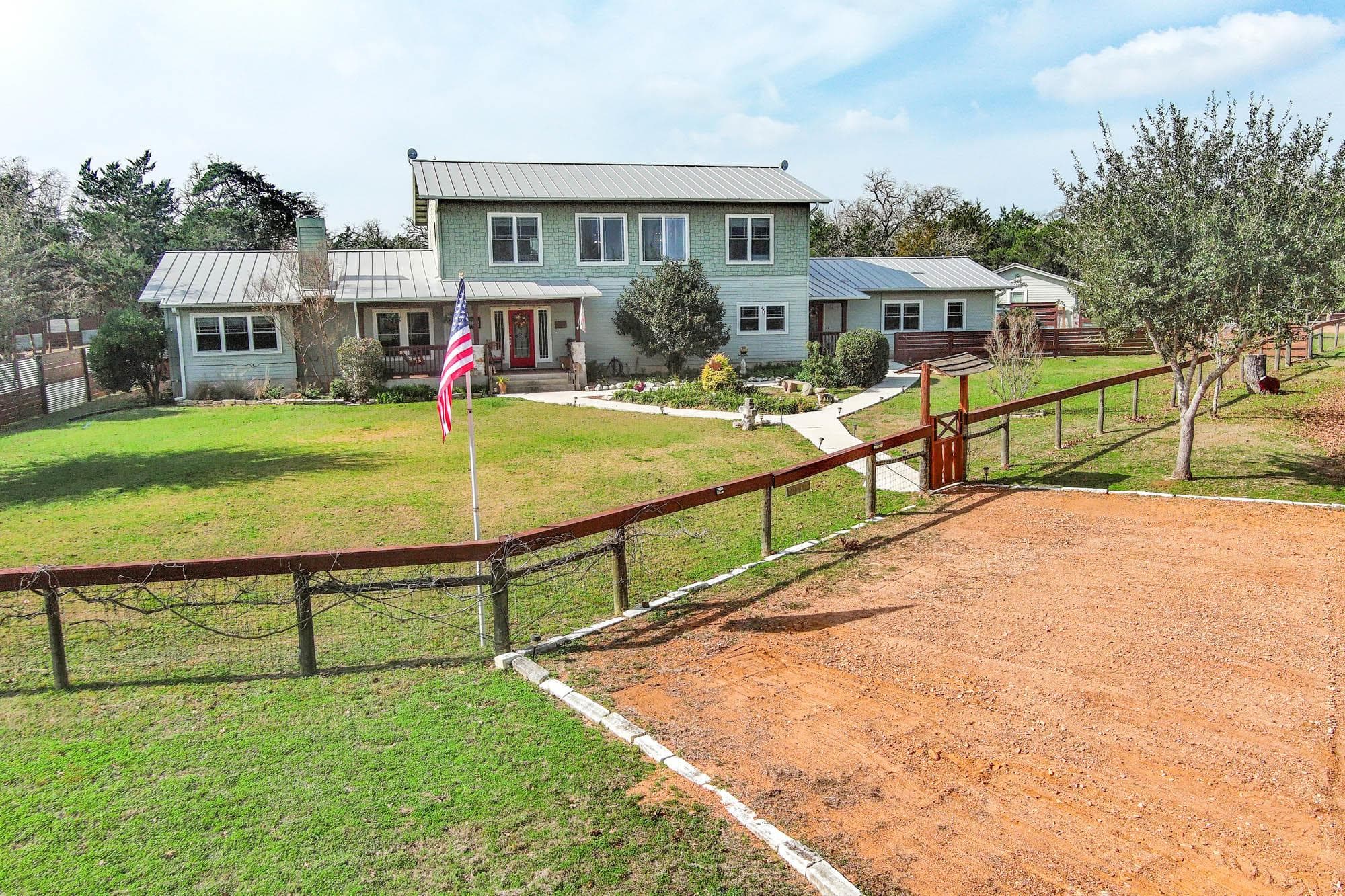 418  Vyvjala Rd