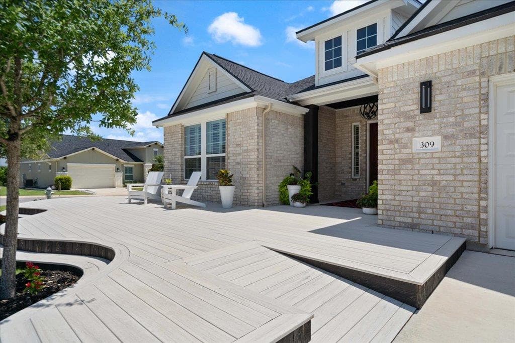 309  Singing Sumac Way