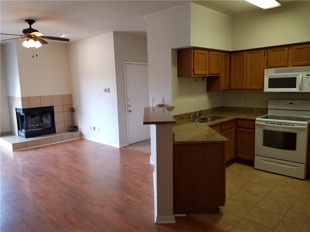 2450  WICKERSHAM Ln  #1317
