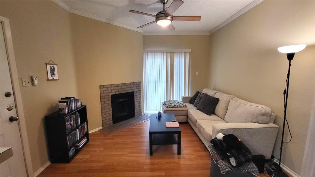 114 E 31st St  #201