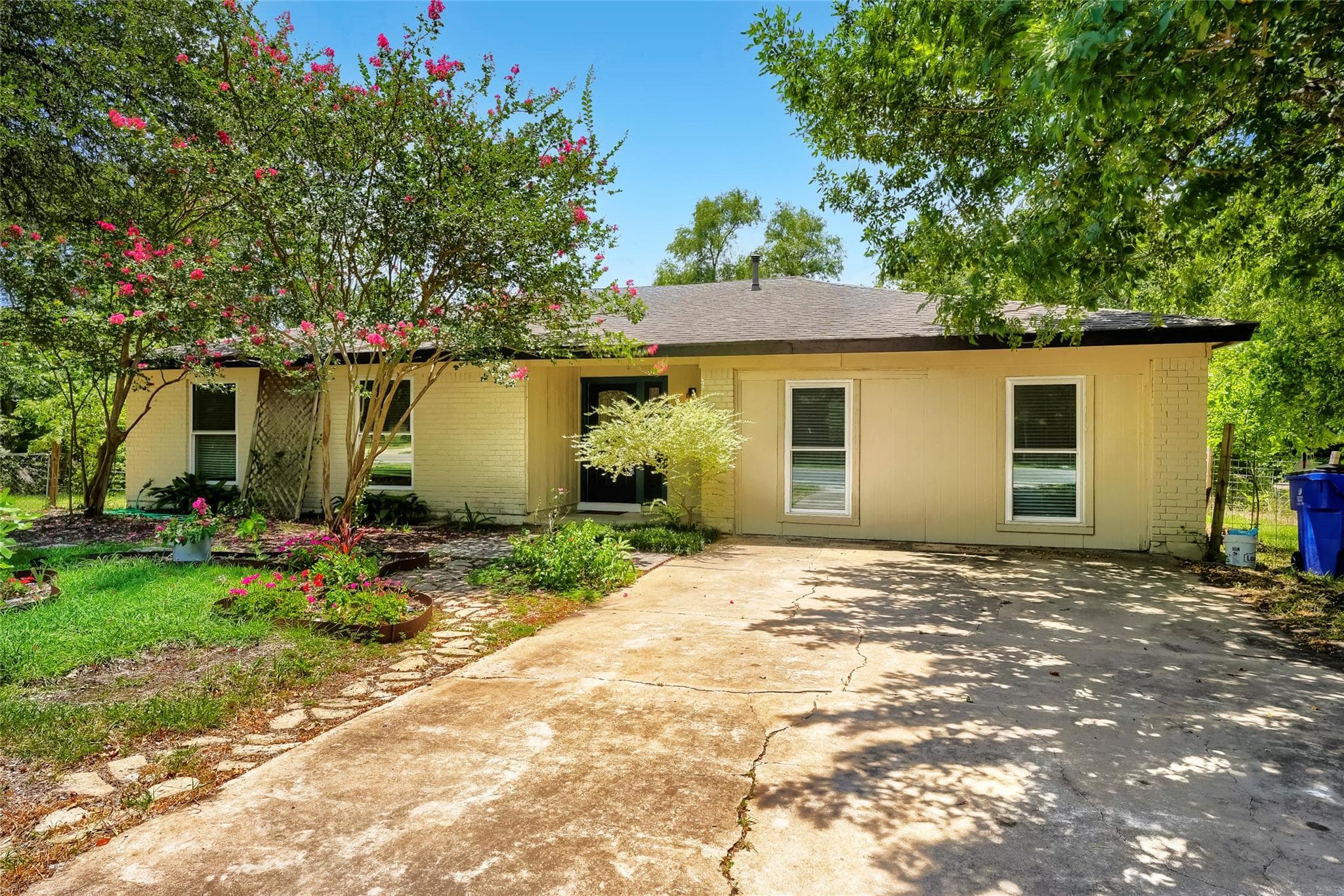 1302  Cedar Park Dr