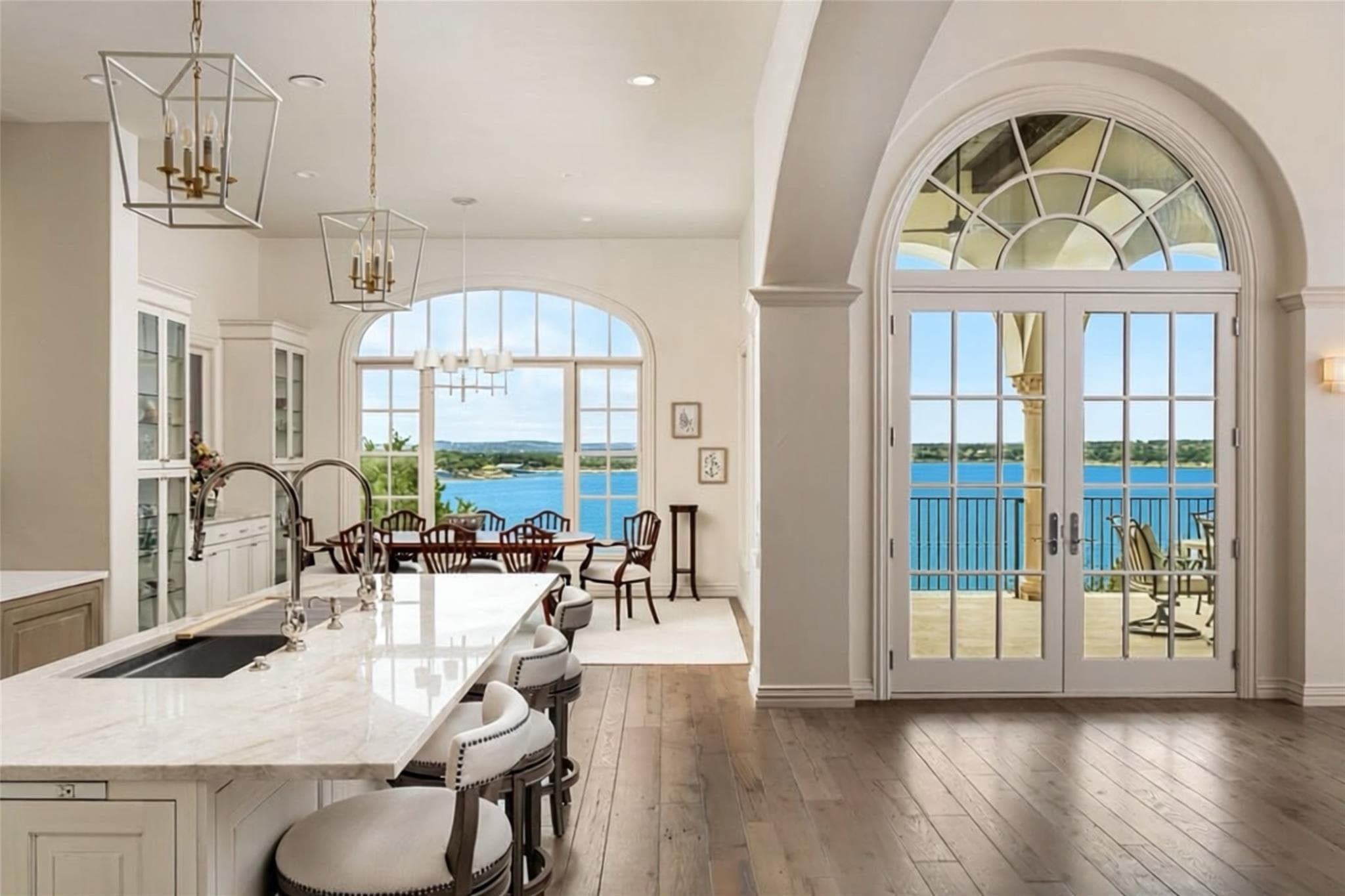 17607  Breakwater Dr