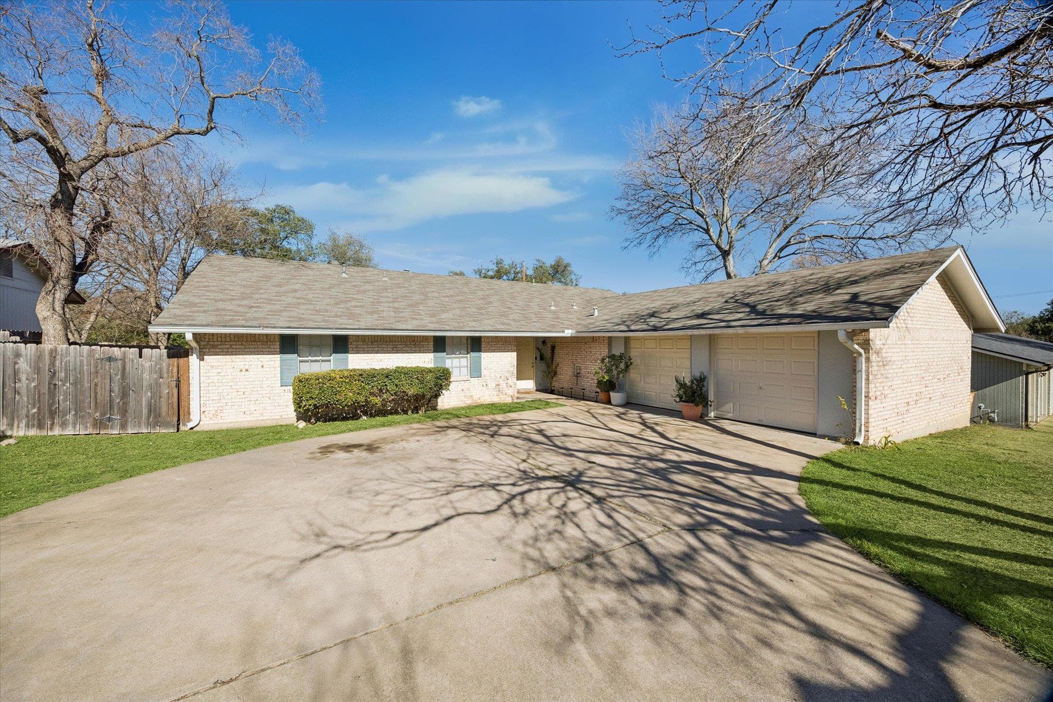 908  Kirschner Pl  #B