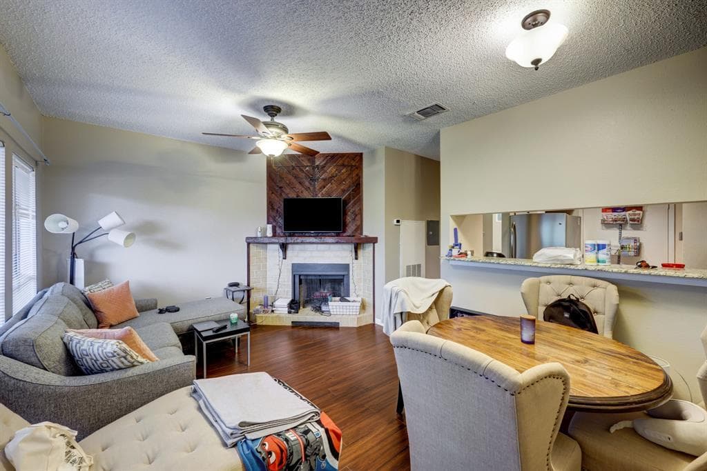 2901  San Jacinto Blvd  #204