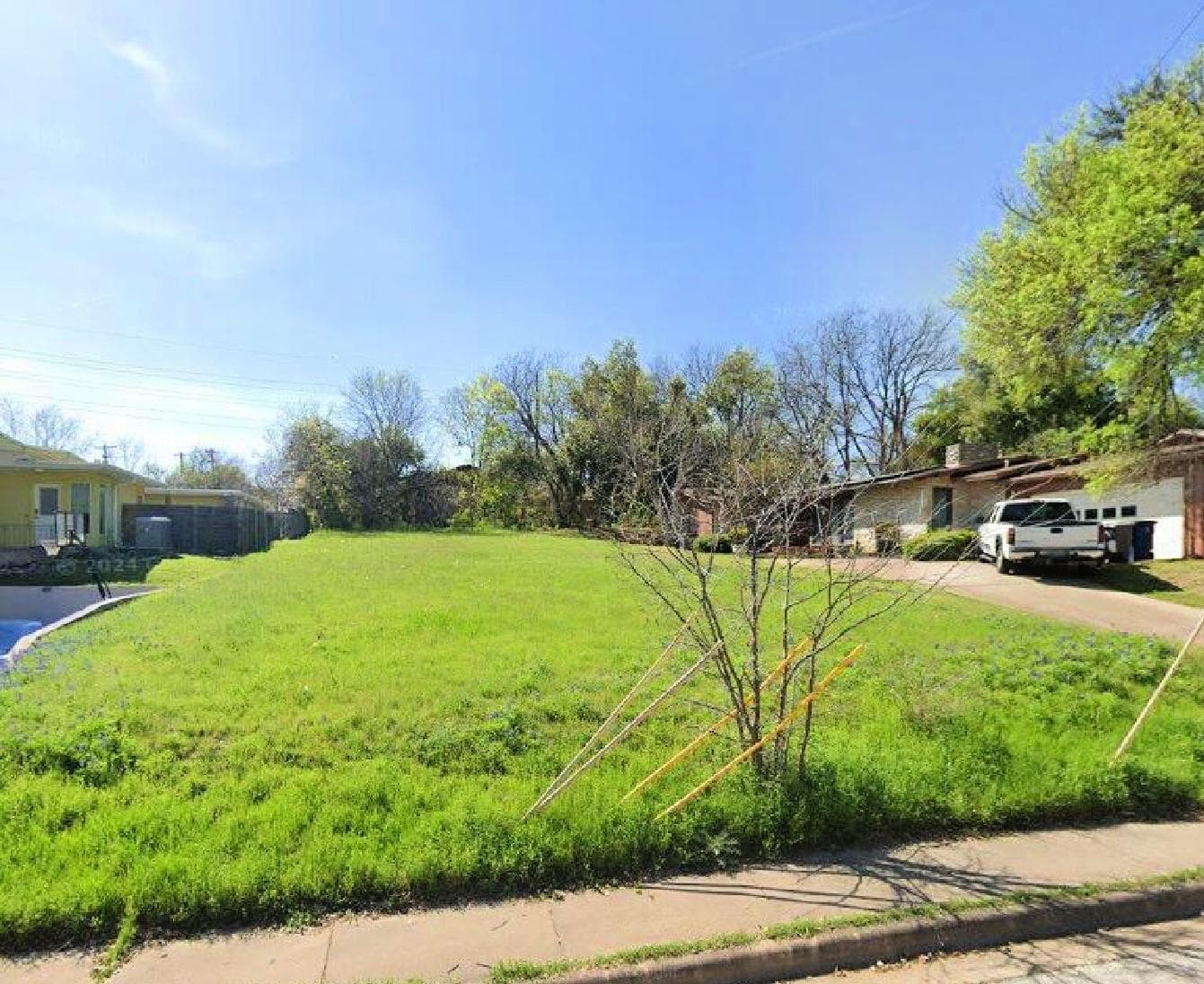 1902 Maple Ave