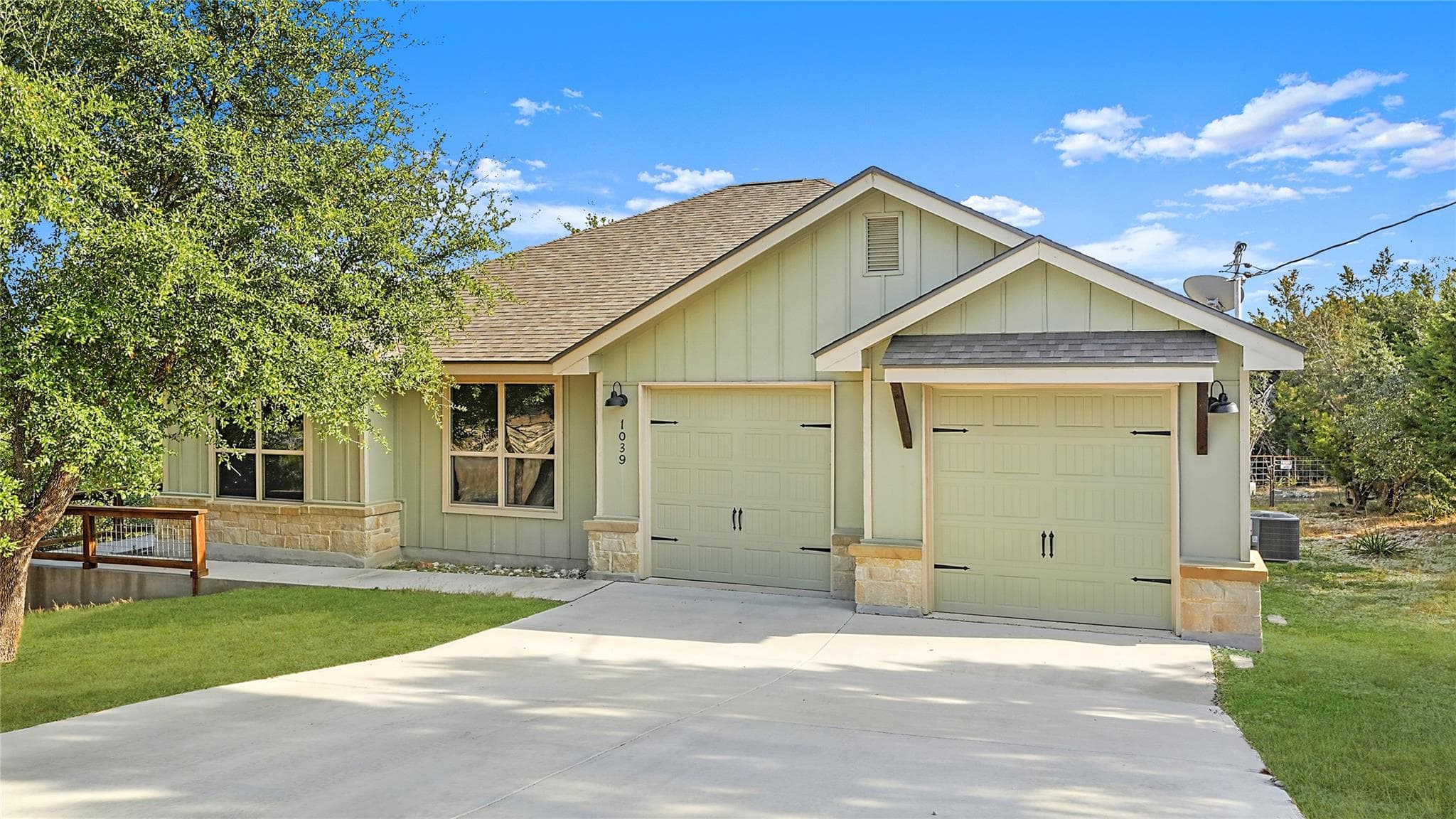 1039  Primrose Path None