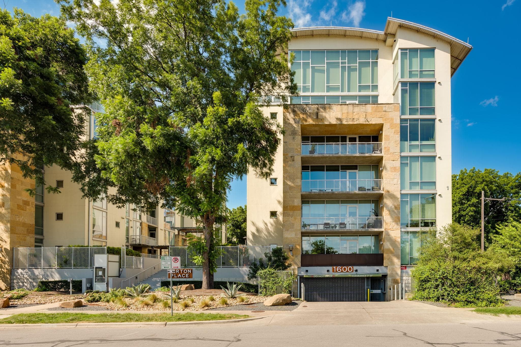 1600  Barton Springs Rd  #5508