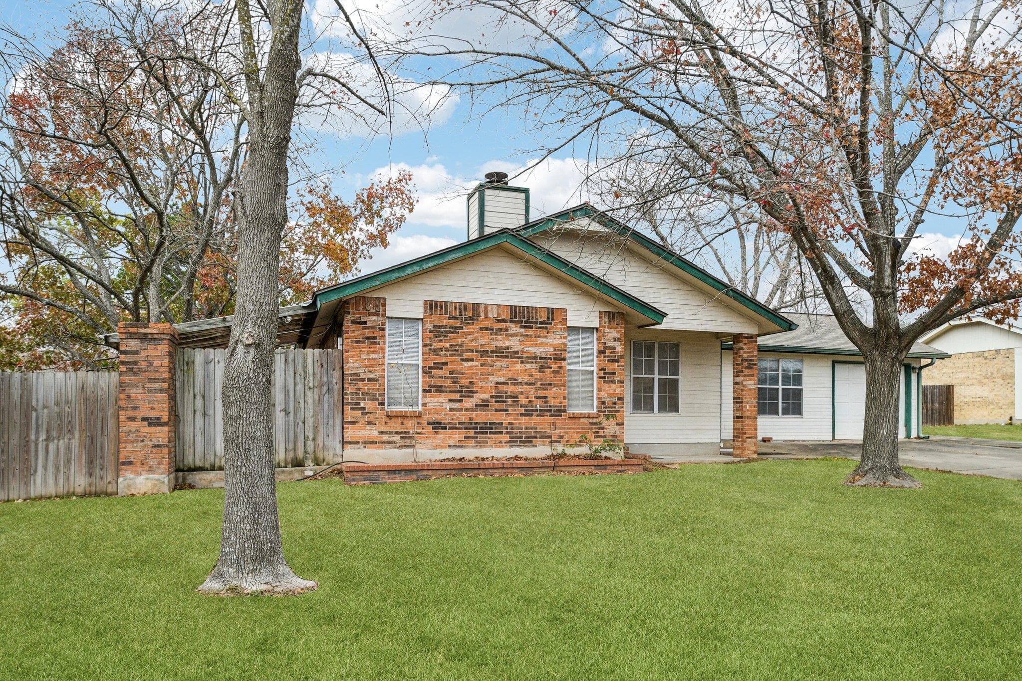 102  Stubblefield Dr