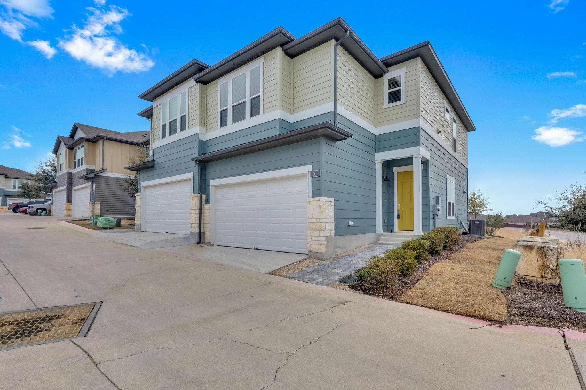 1015  Vista View Dr  #101