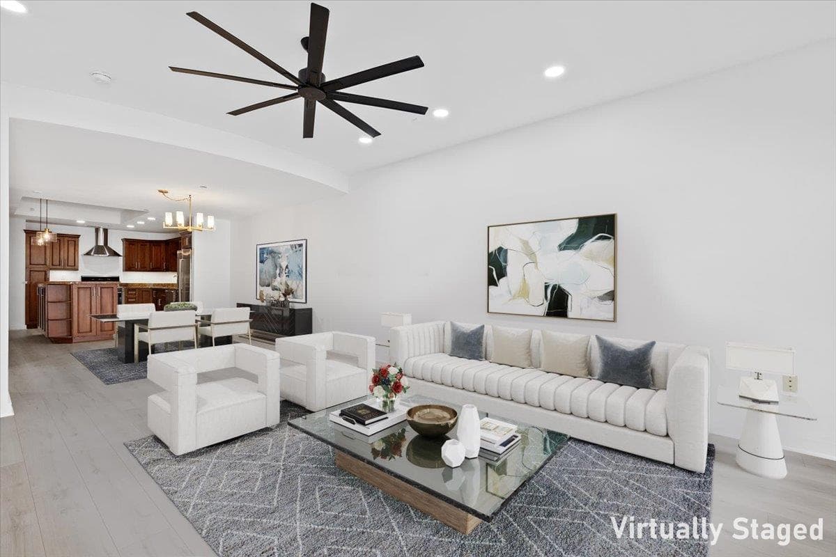 1812  West Ave  #306