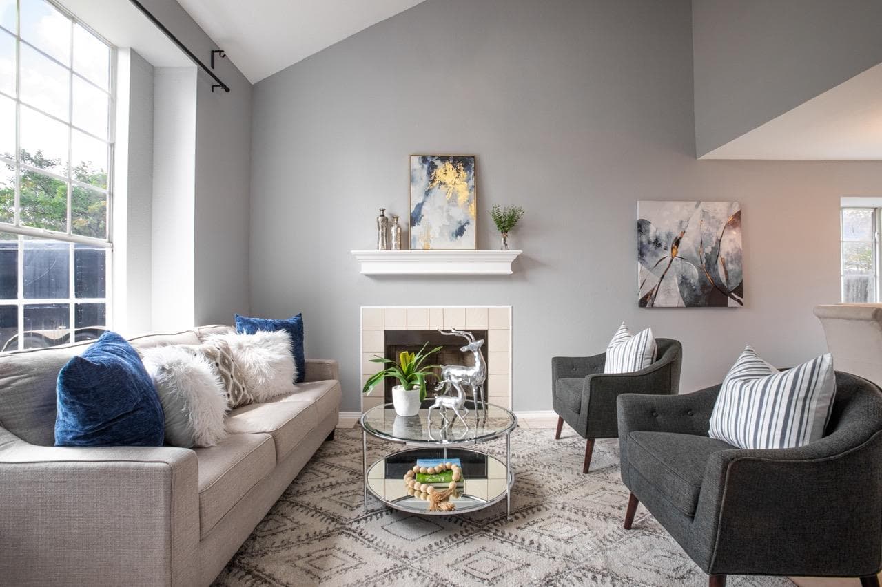 902  Valley Glen Cv