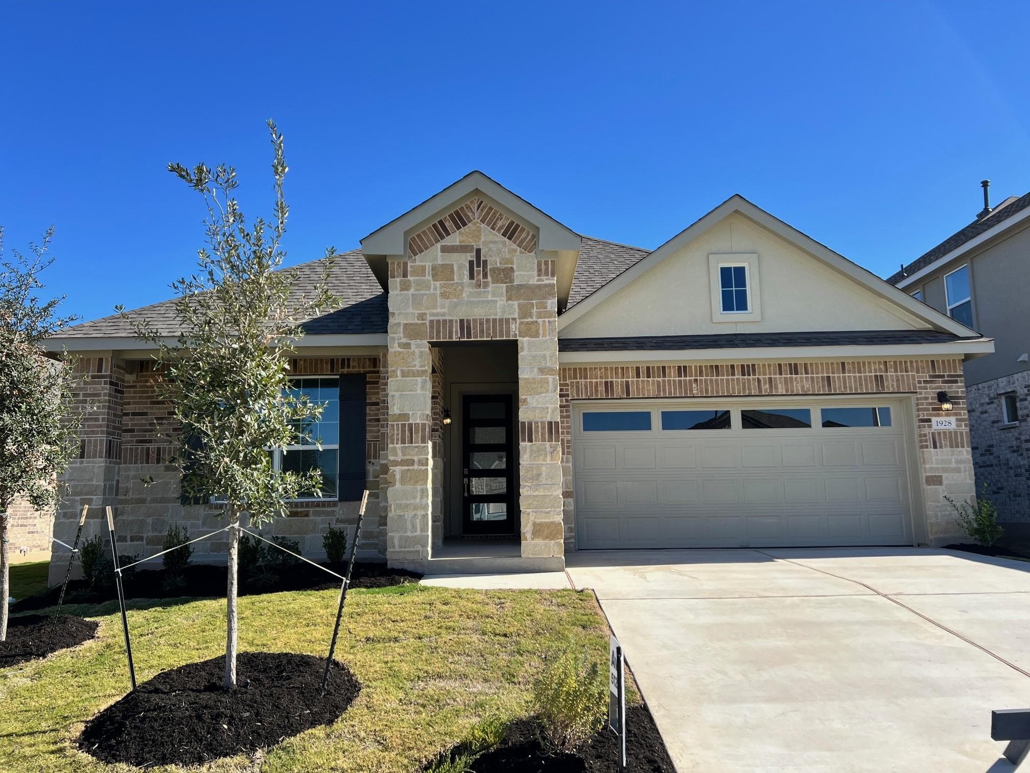 1917  LAZY ACRES St