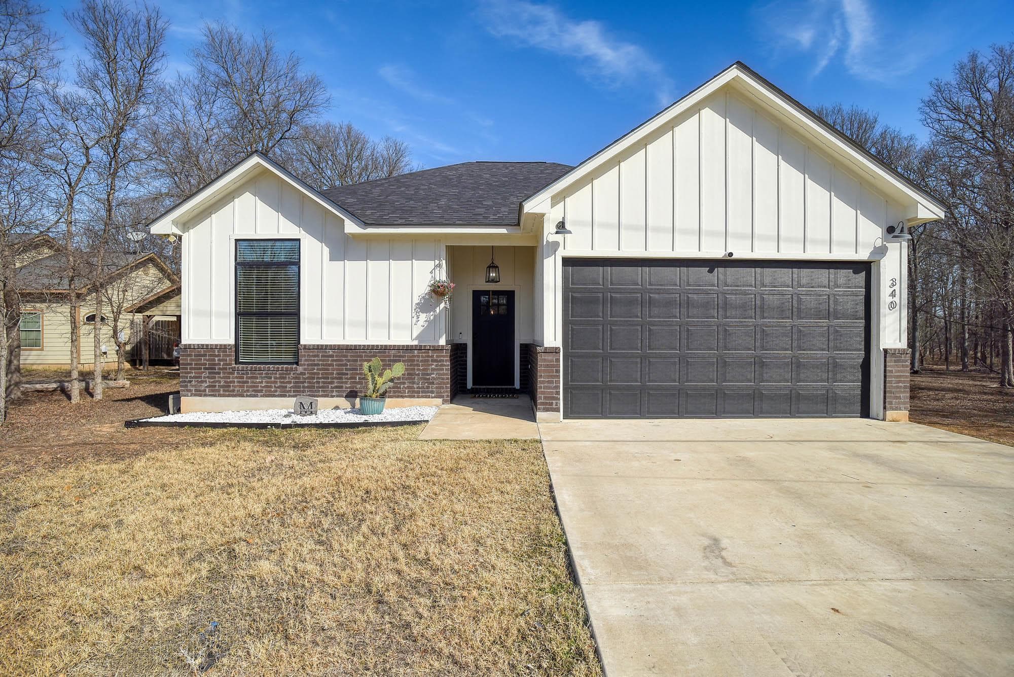 338 W Keanahalululu Ln