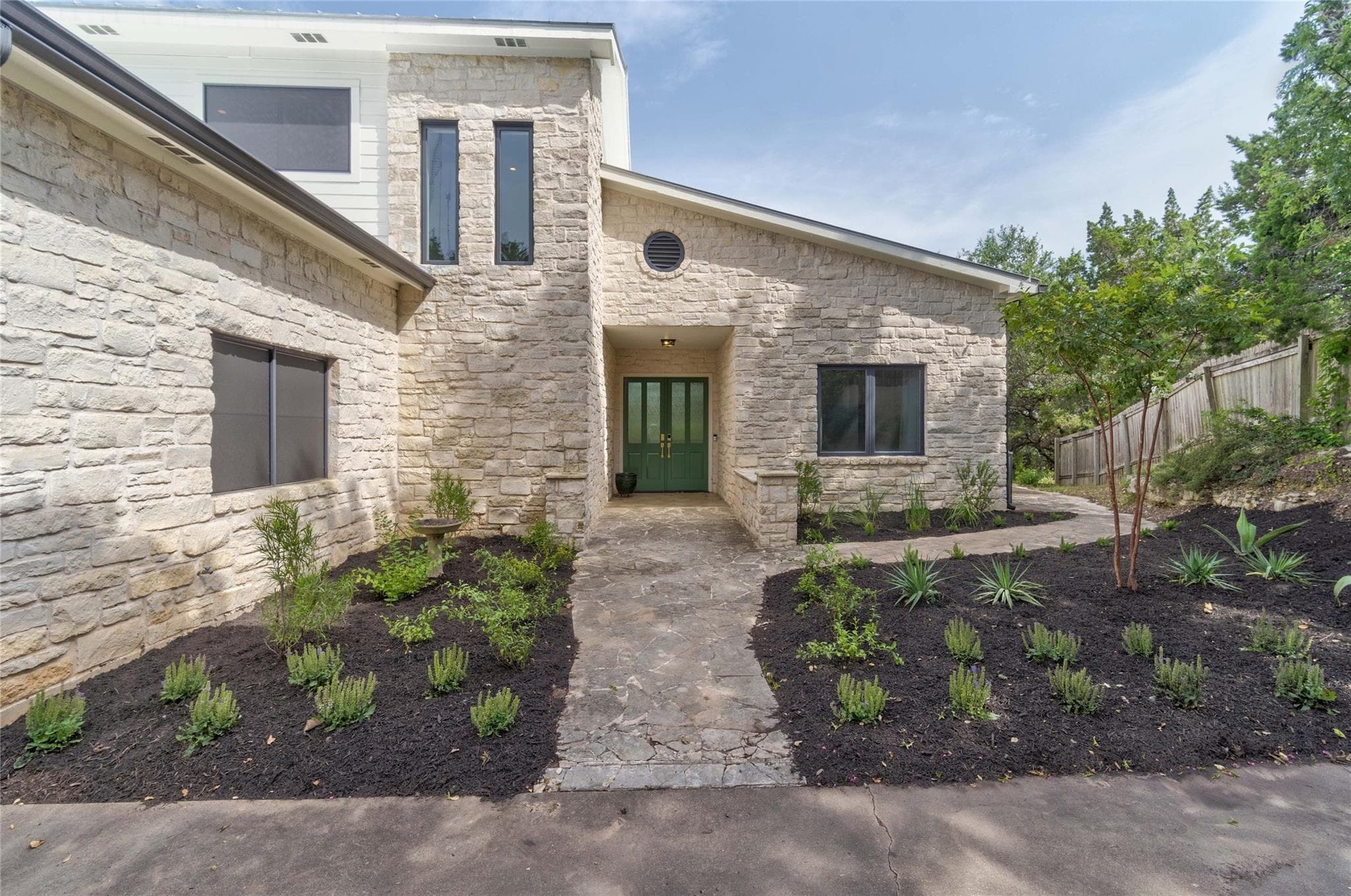 2102  Paisano Rd