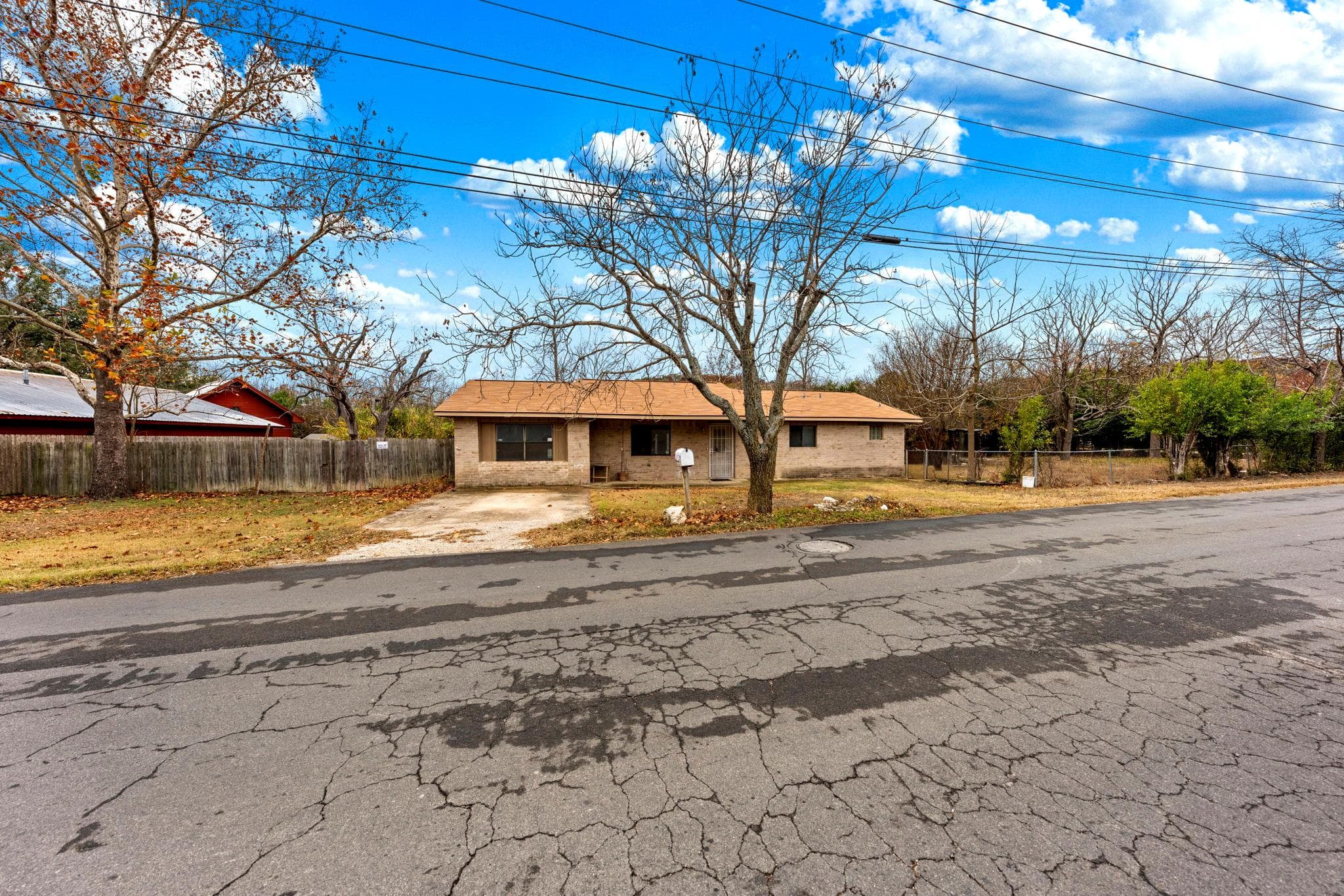 311  Leslie Dr