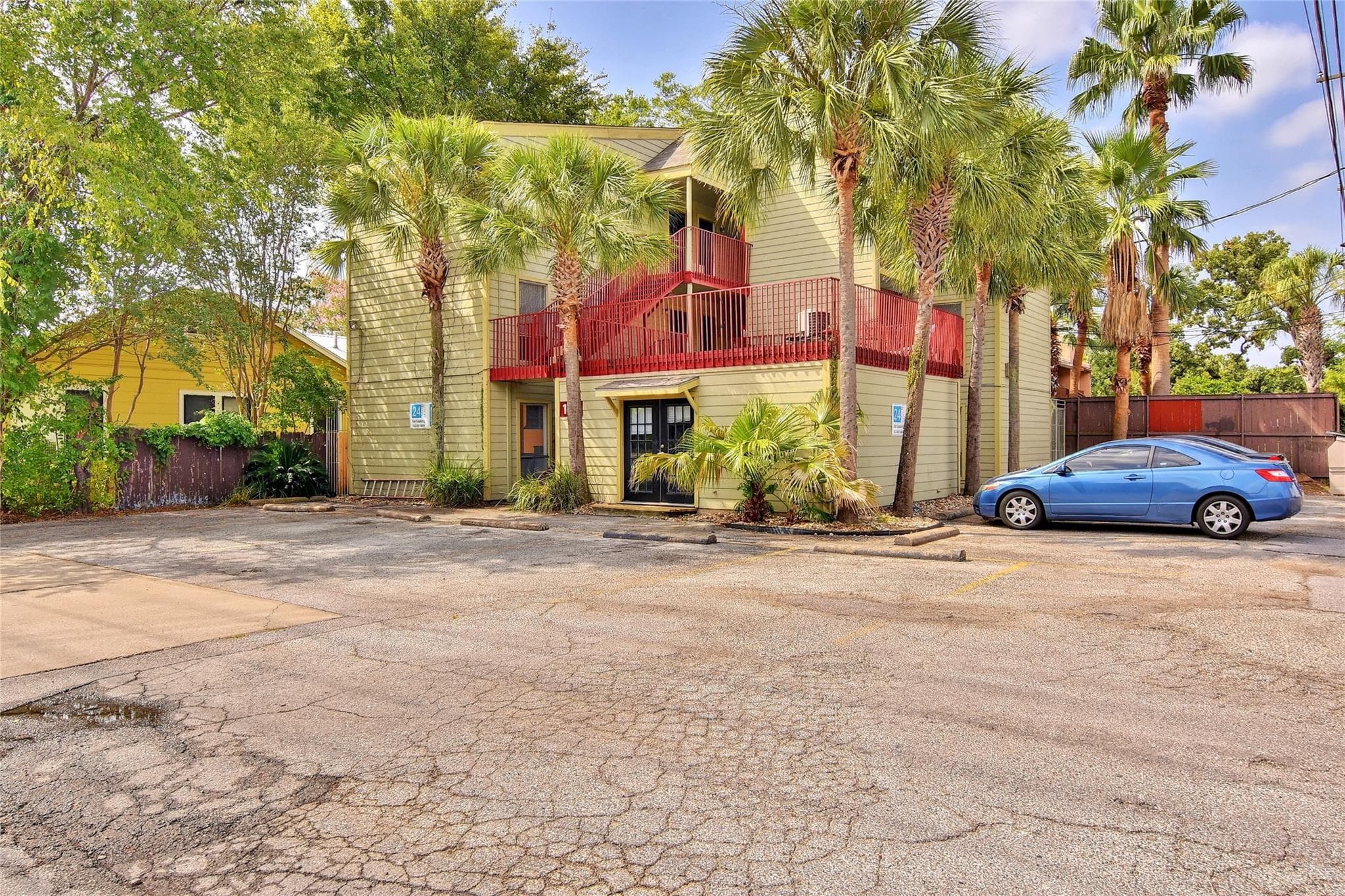 105 E 38th St  #101