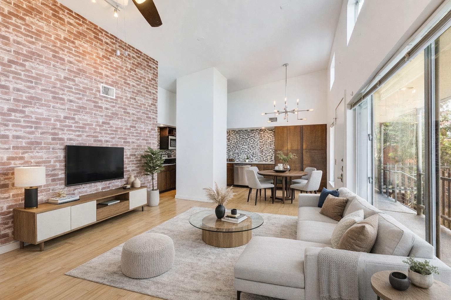 2200  Dickson Dr  #217