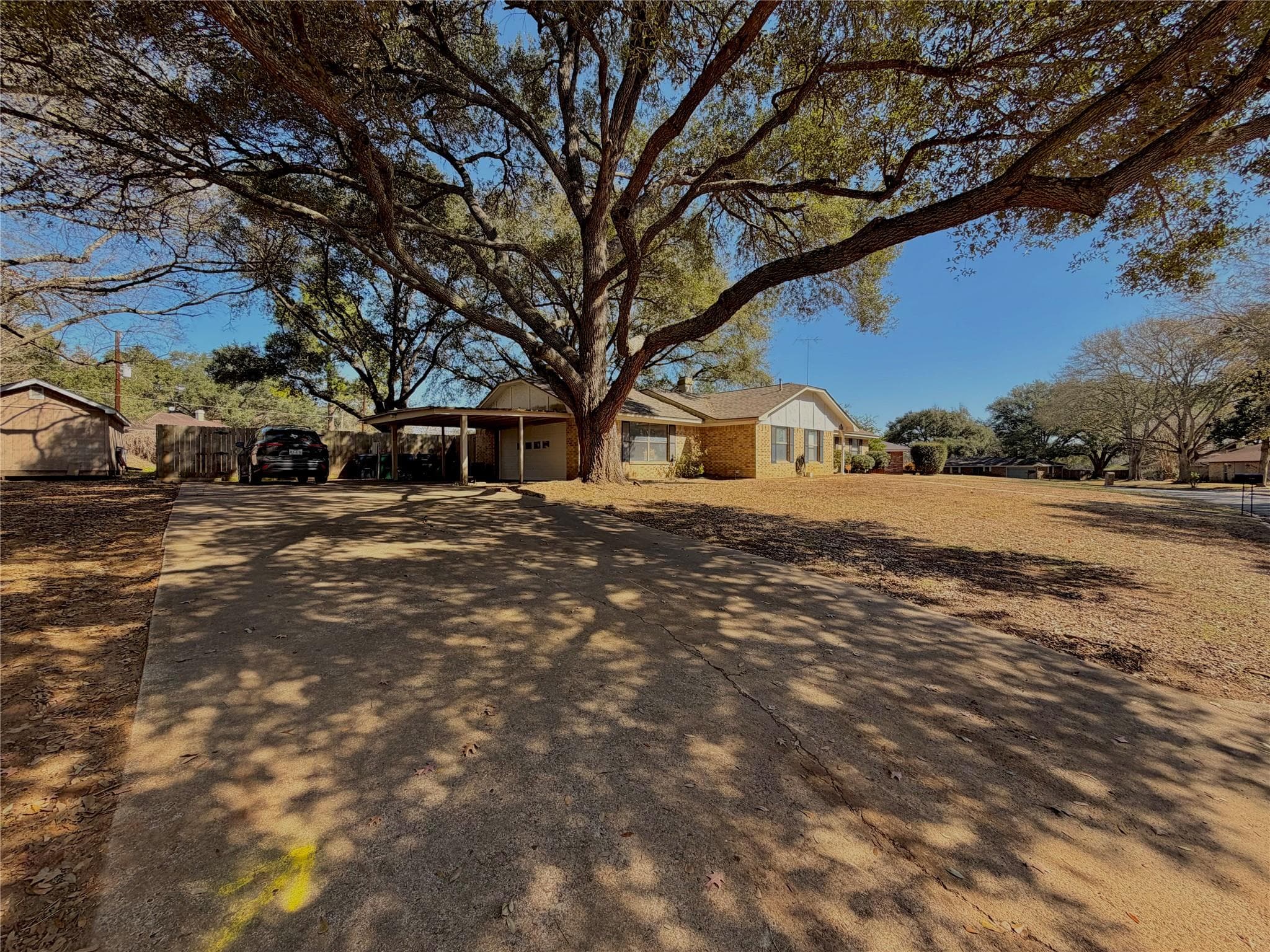 1203 Hollis Dr