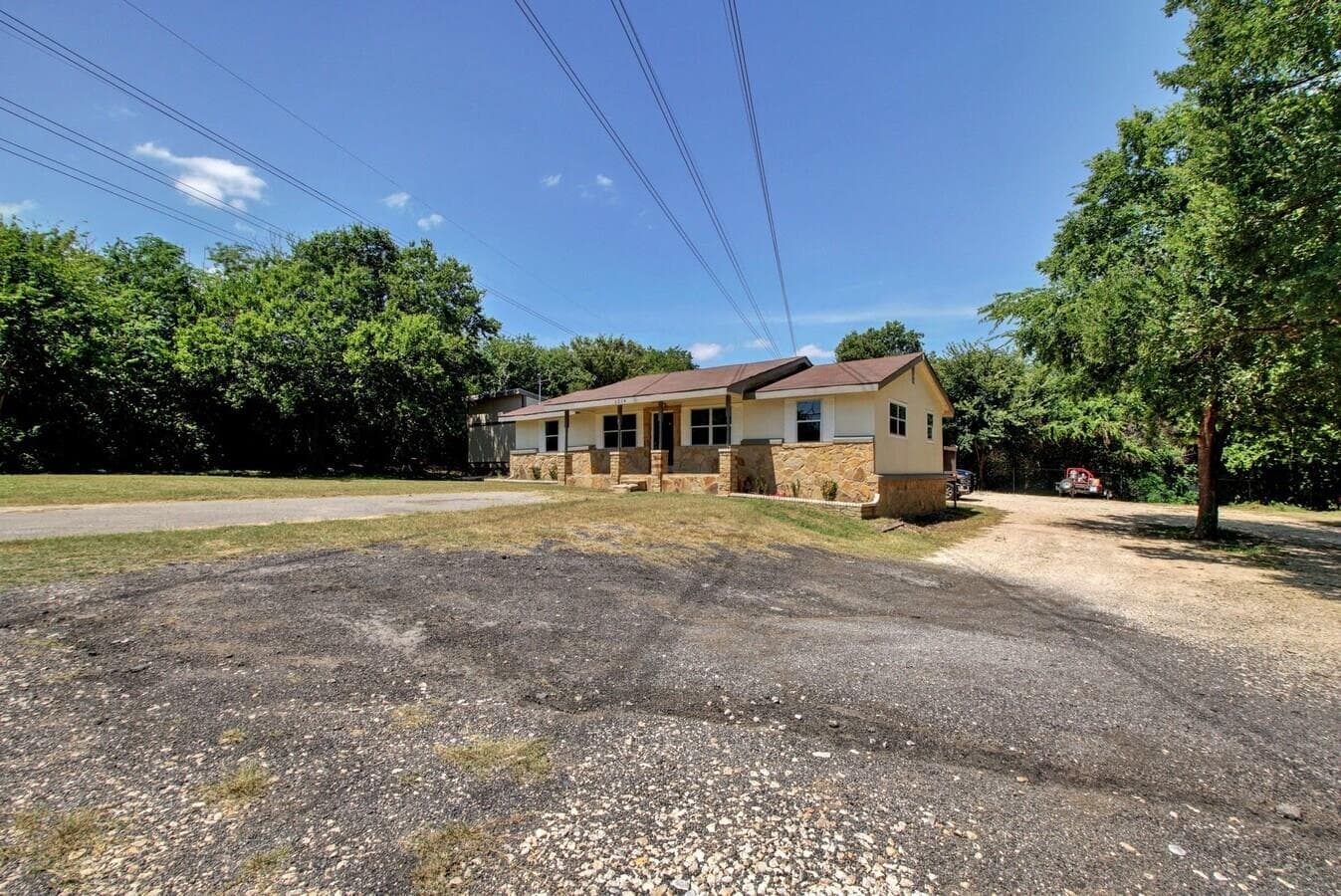 2214  Gardenia Dr