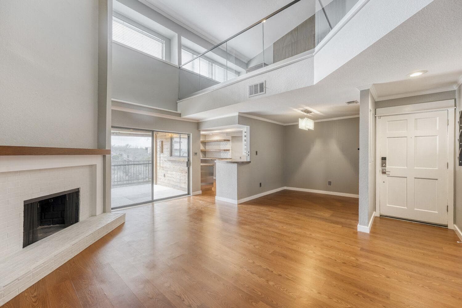8200  Neely Dr  #214