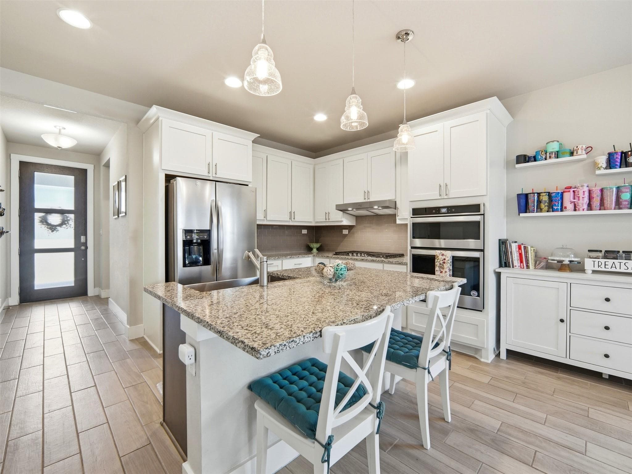 208  Winding Hollow Ln