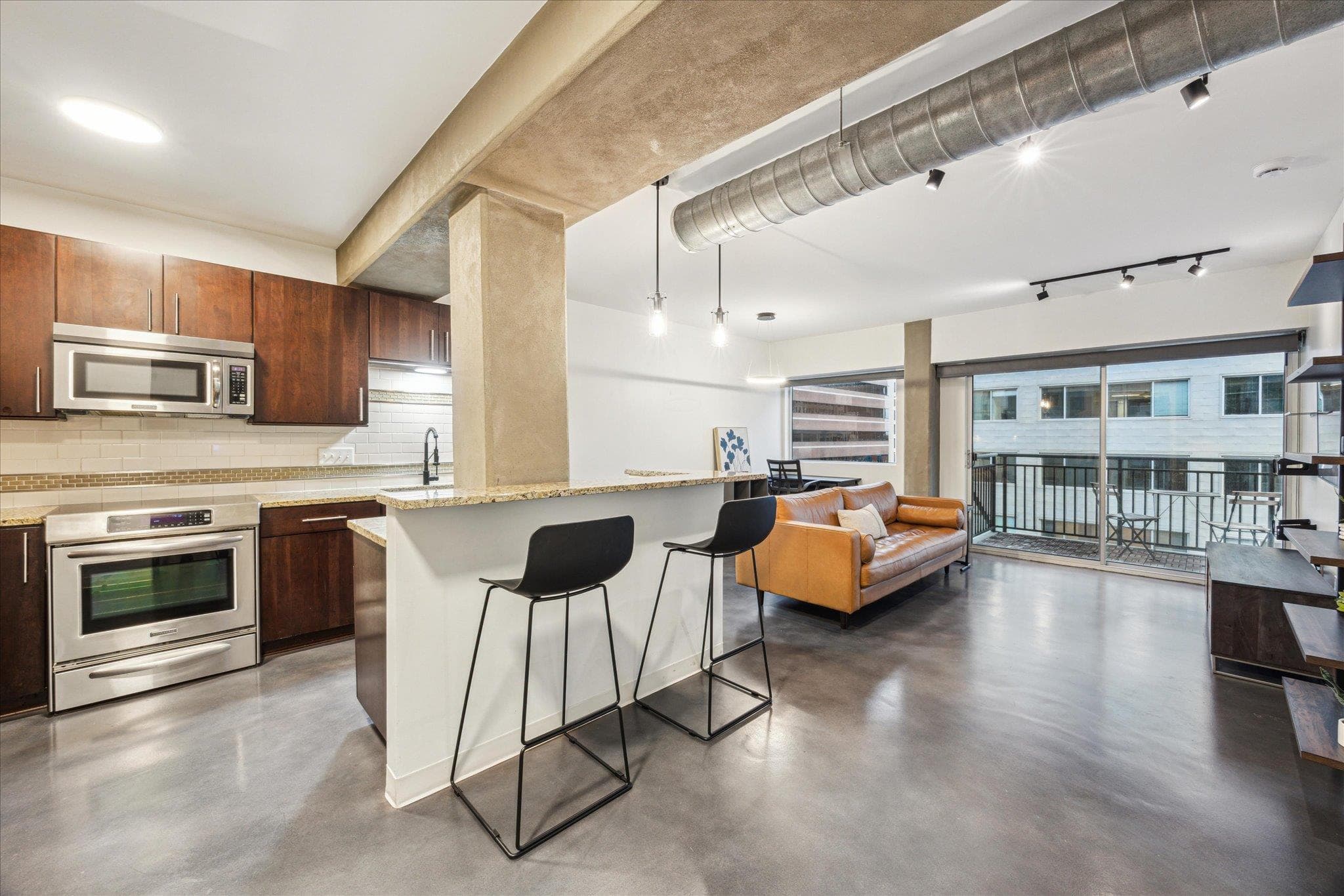 800  Brazos St  #1002