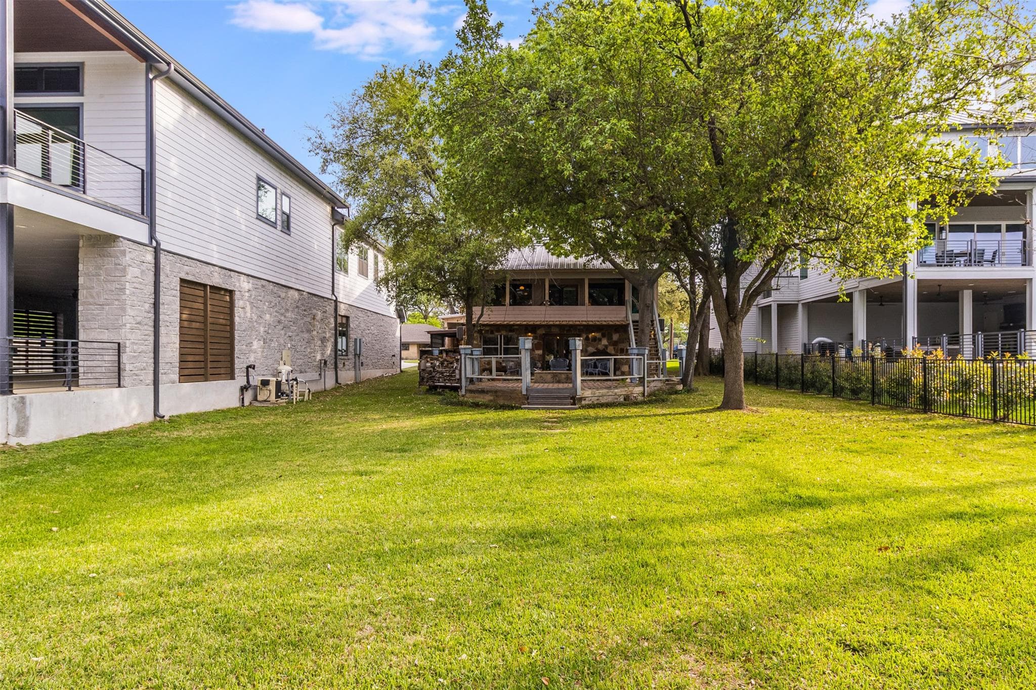 320  Harris Loop None