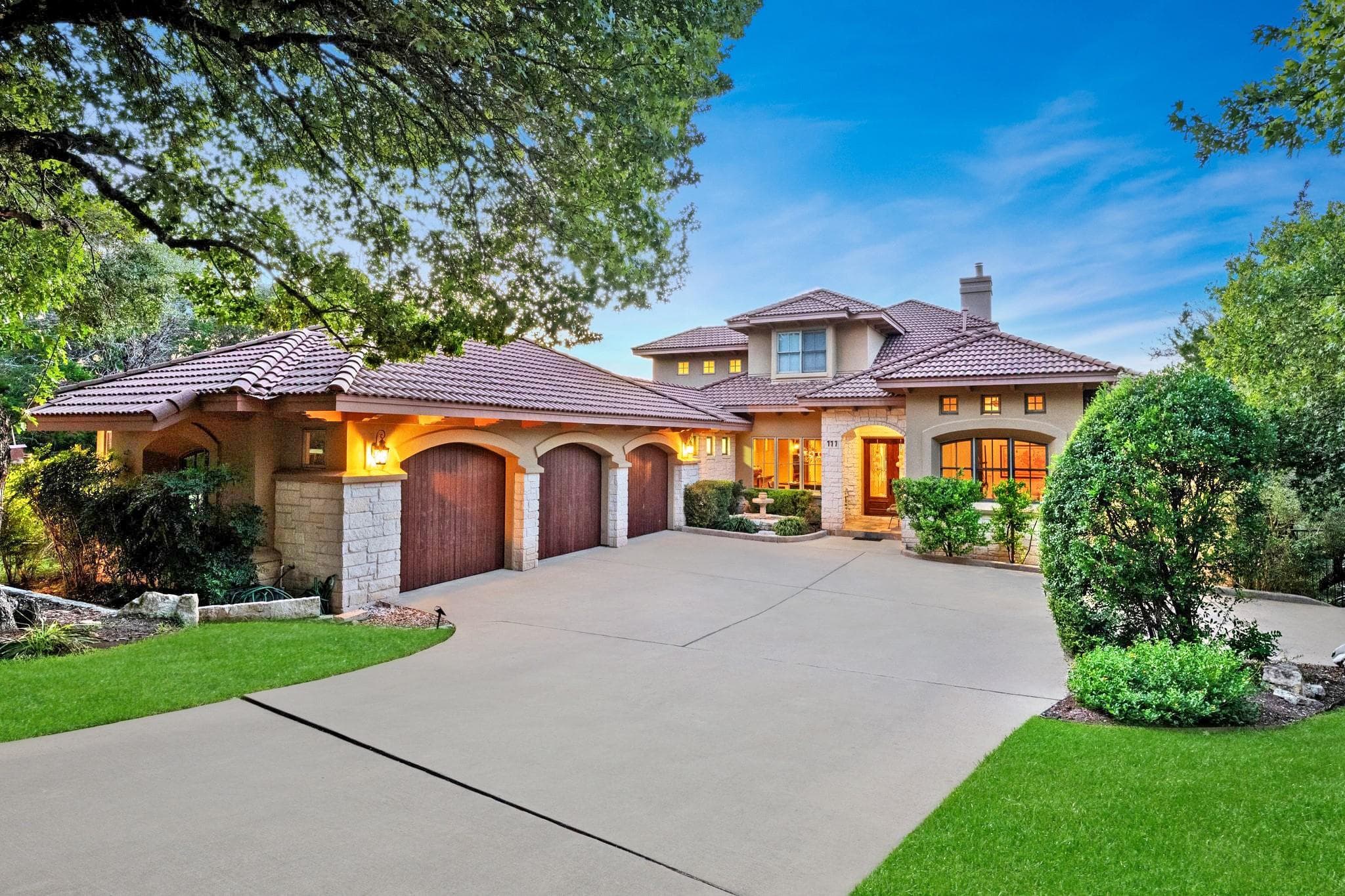 111  SENDERA BONITA None