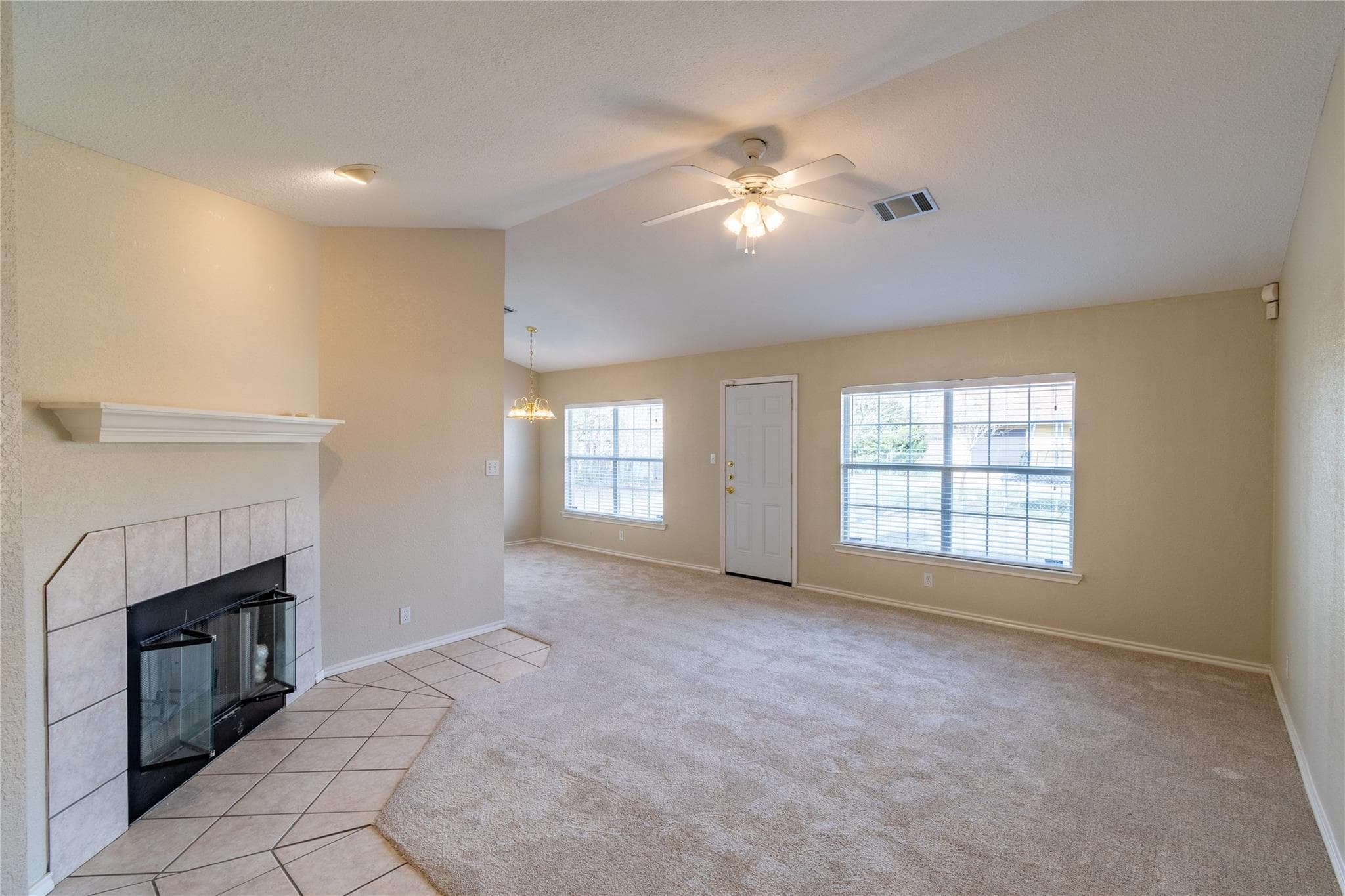 2604  Peach Tree Ln