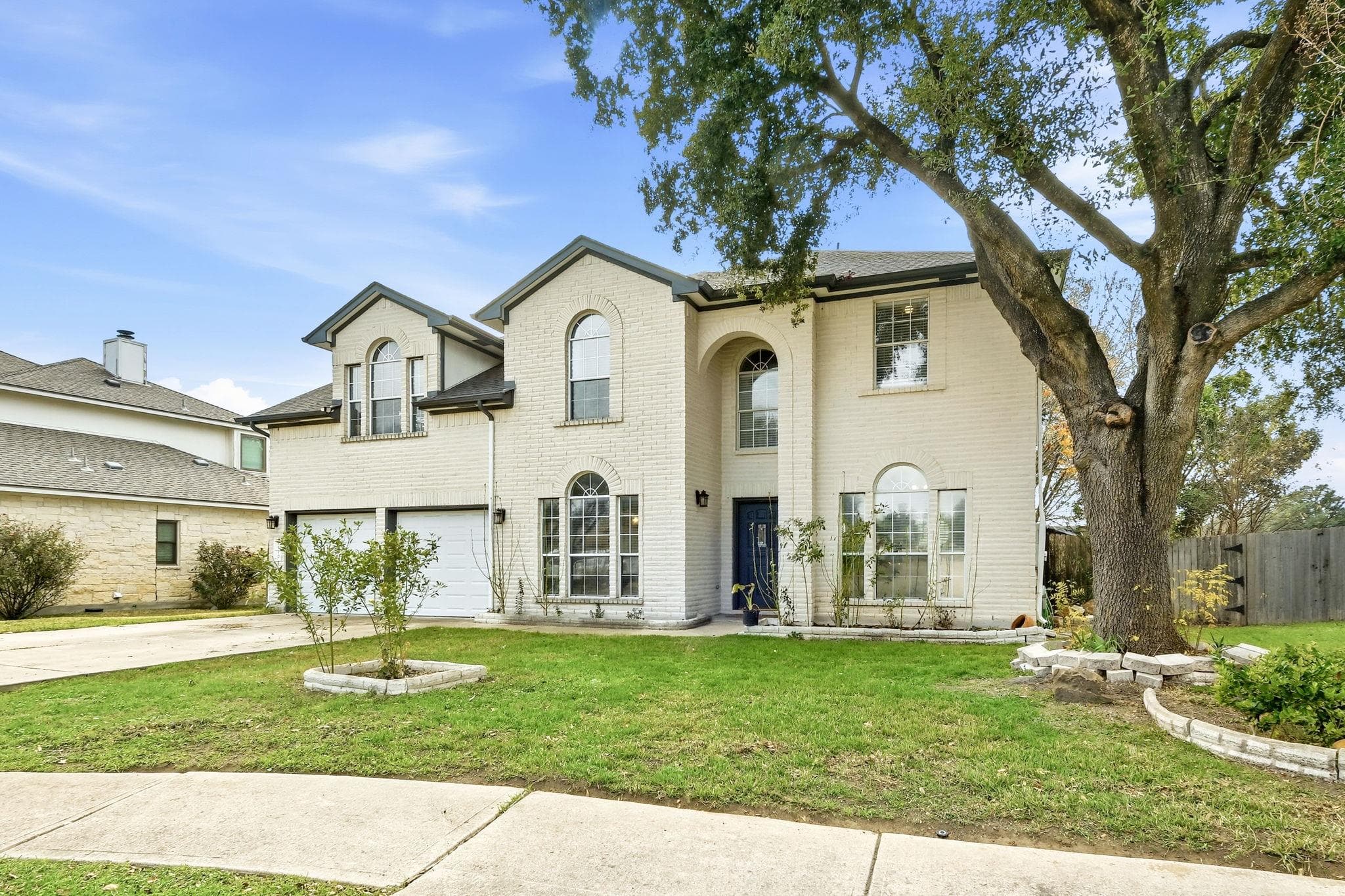 1410 NE Katie Lynch Dr